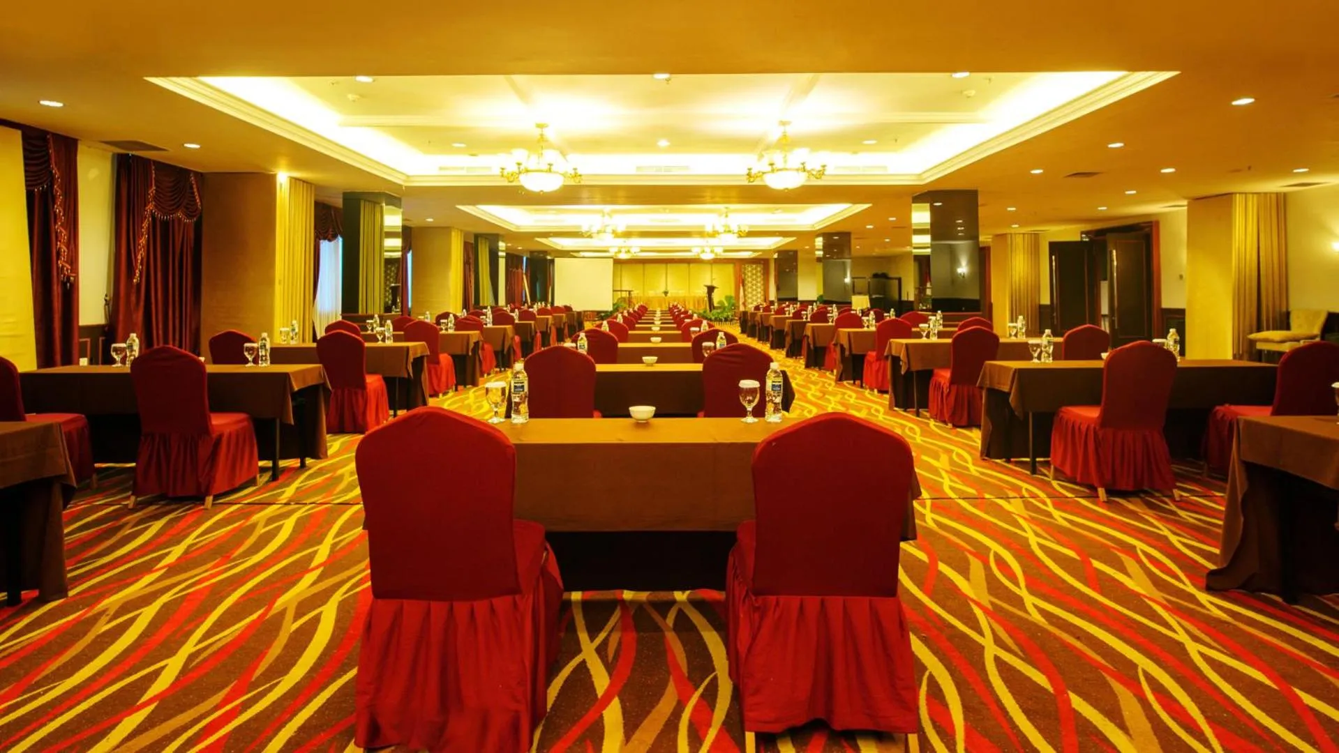 Meeting/conference room in King's Hotel Nagoya Batam