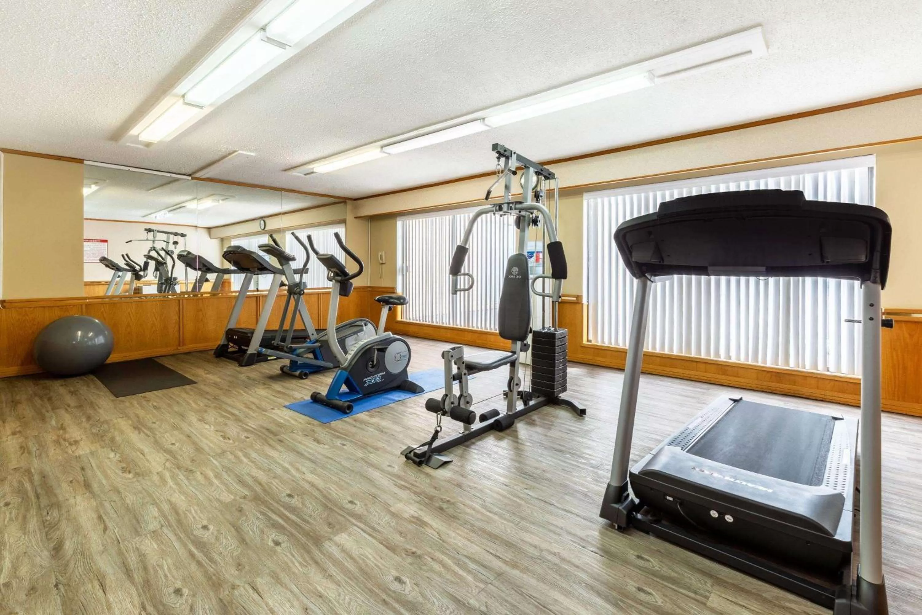 Fitness centre/facilities in Ramada by Wyndham Coquitlam