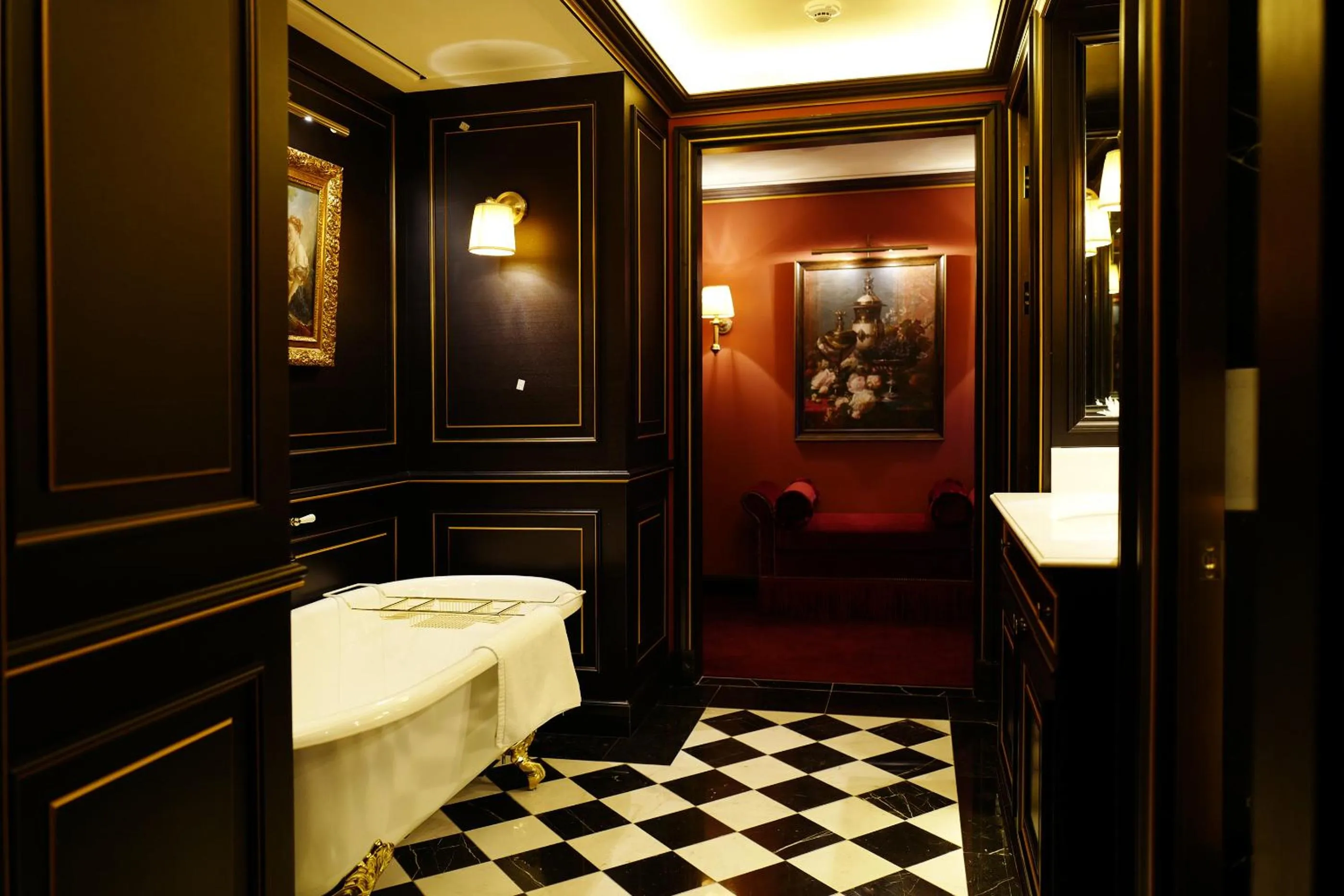 Shower in L'Escape Hotel