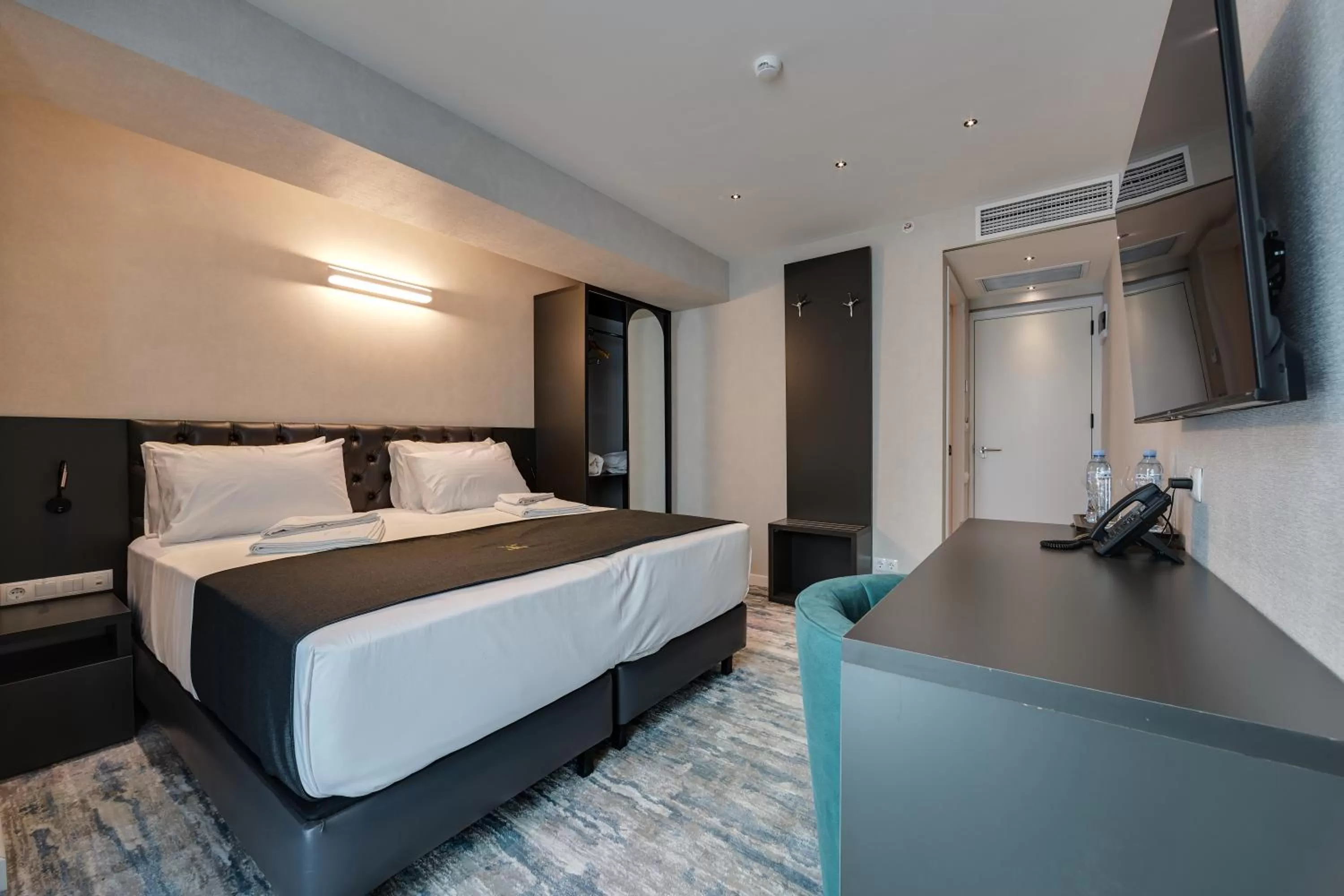 Photo of the whole room in Mit Hotel Tbilisi