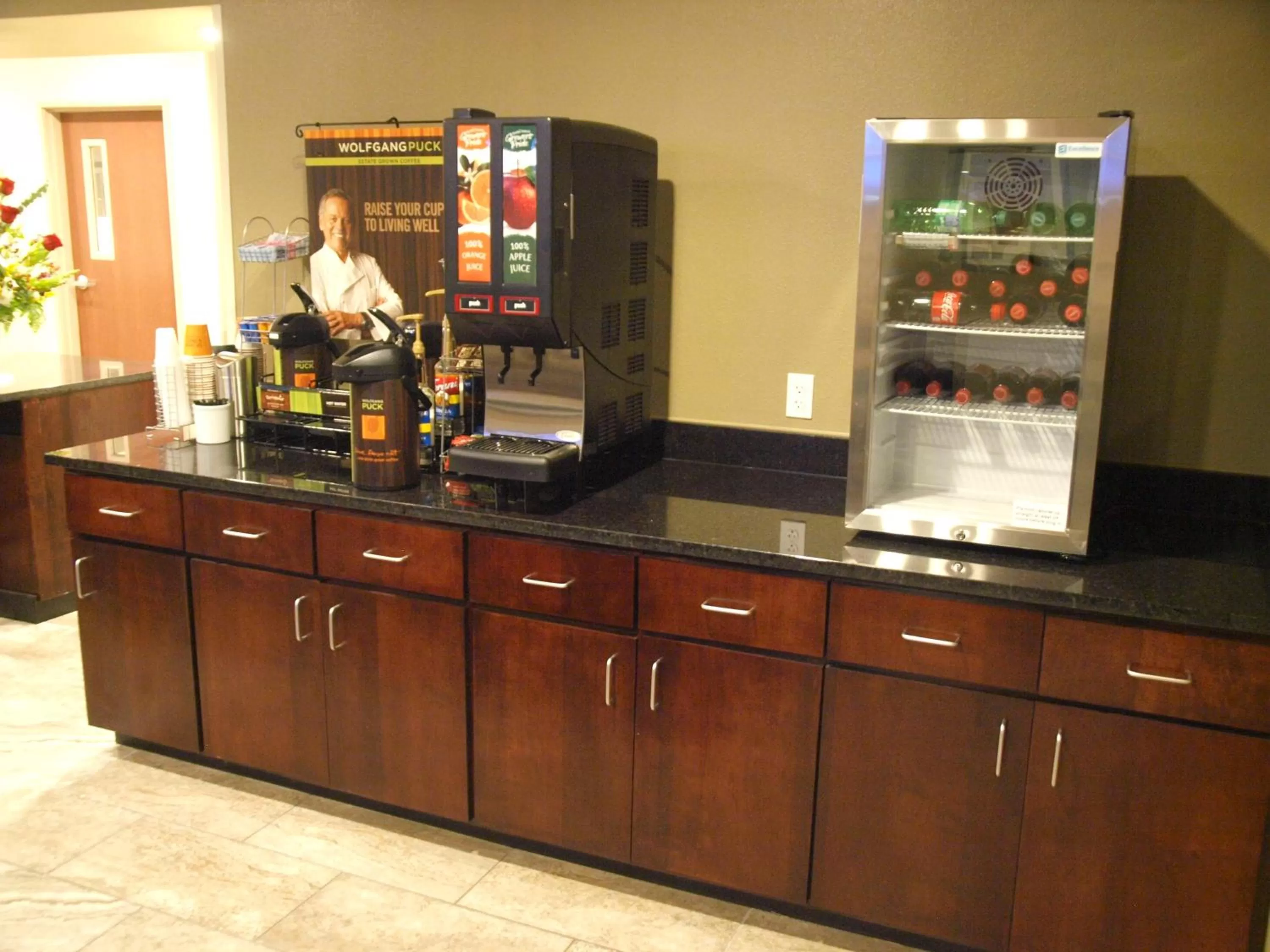 American breakfast in Cobblestone Inn & Suites - Vinton, LA