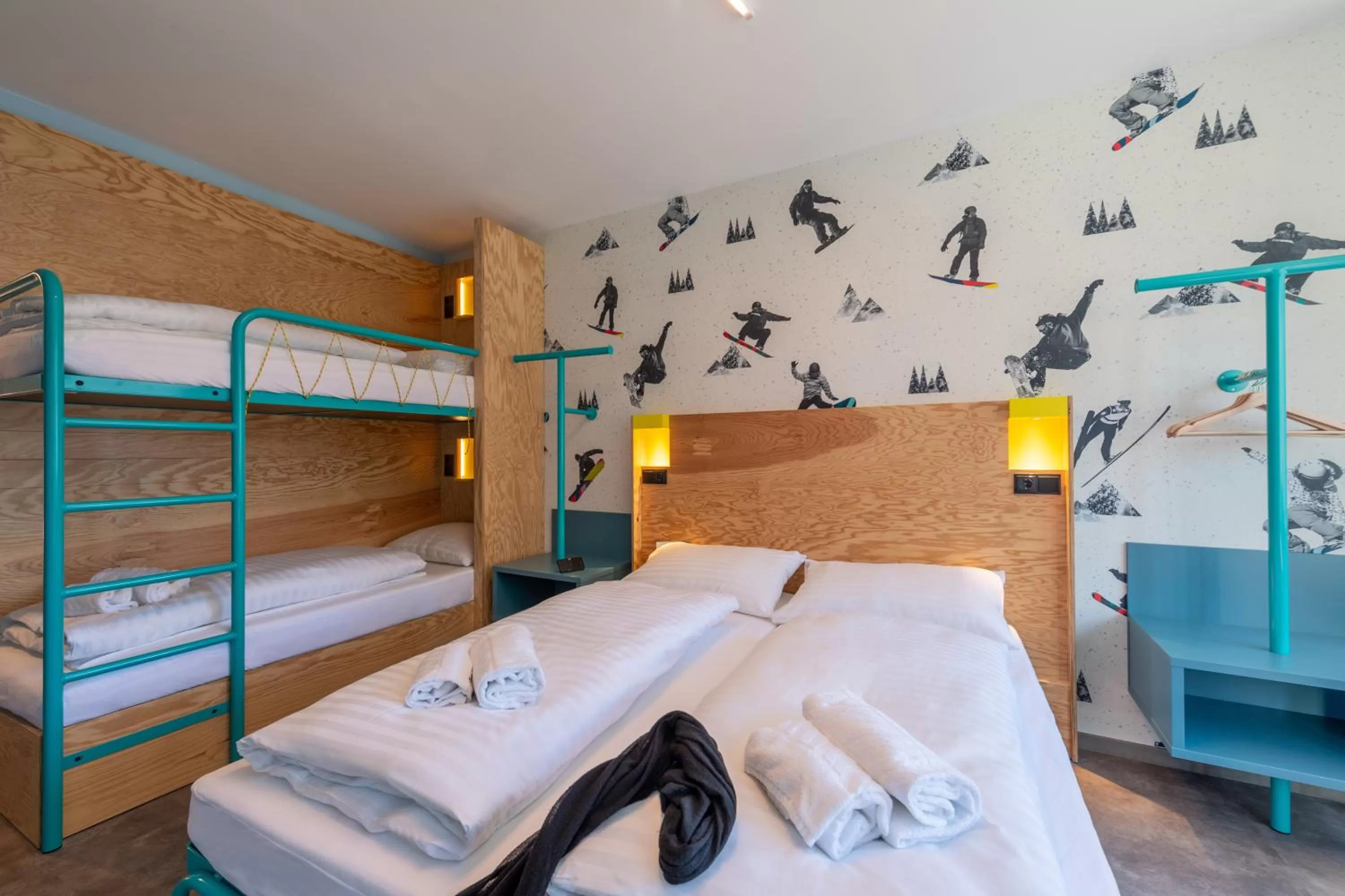 Bedroom, Bed in MEININGER Hotel Innsbruck Zentrum