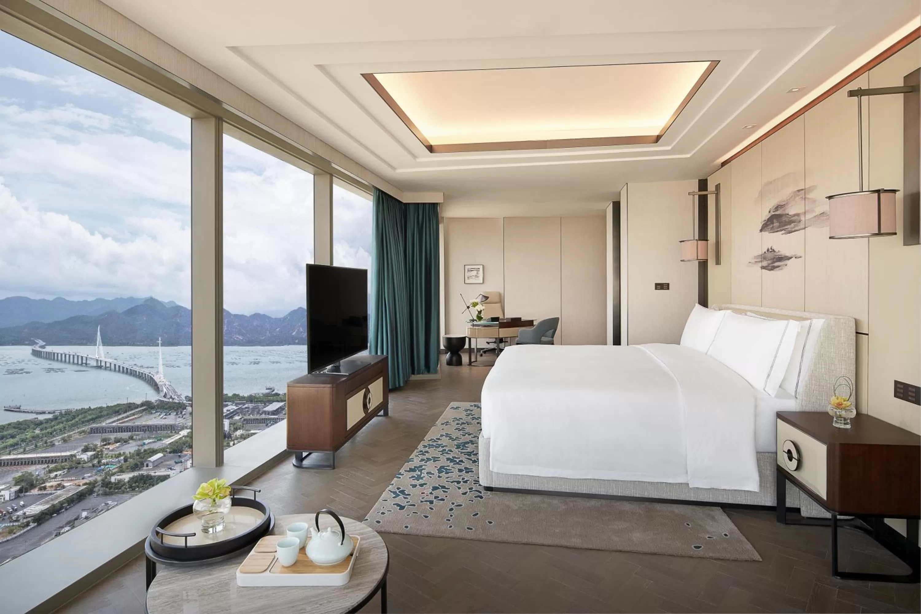 Photo of the whole room, Bed in Raffles Shenzhen, Situated in the heart of One Shenzhen Bay, Book Now to Enjoy Free Minibar and Happy Hour Privileges at Long Bar on 71F