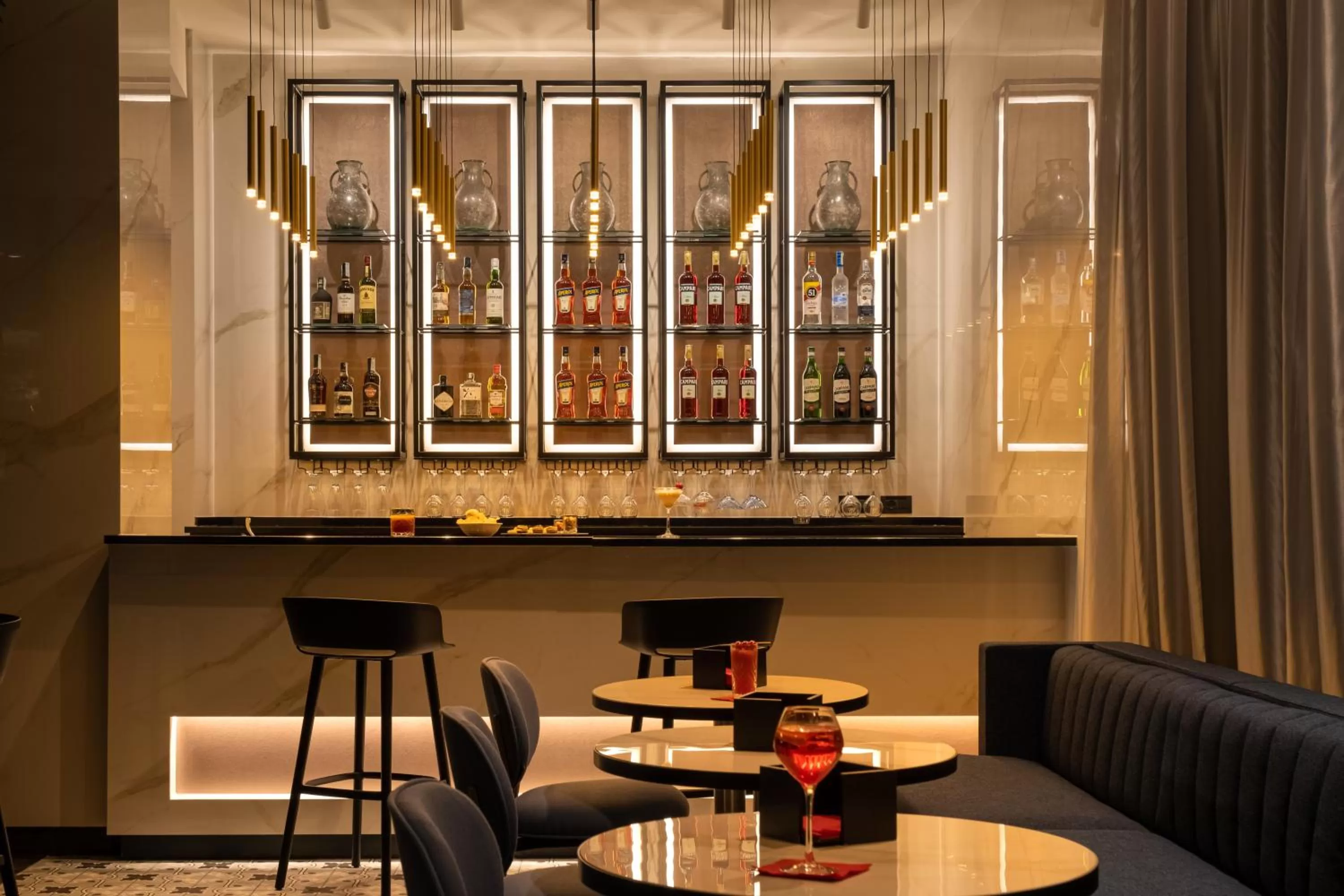 Lounge or bar in Savhotel Fiera Bologna