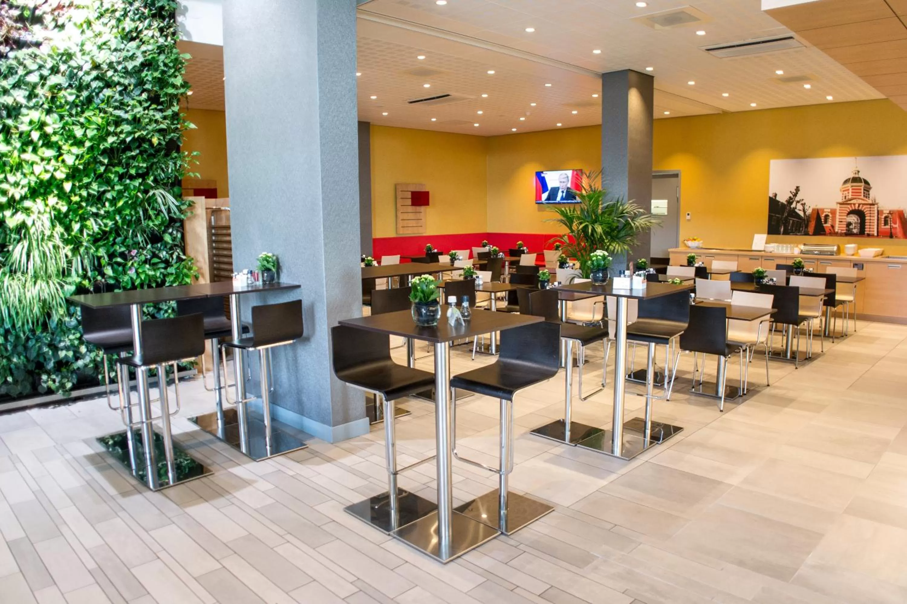 Restaurant/places to eat in ibis Leiden Centre