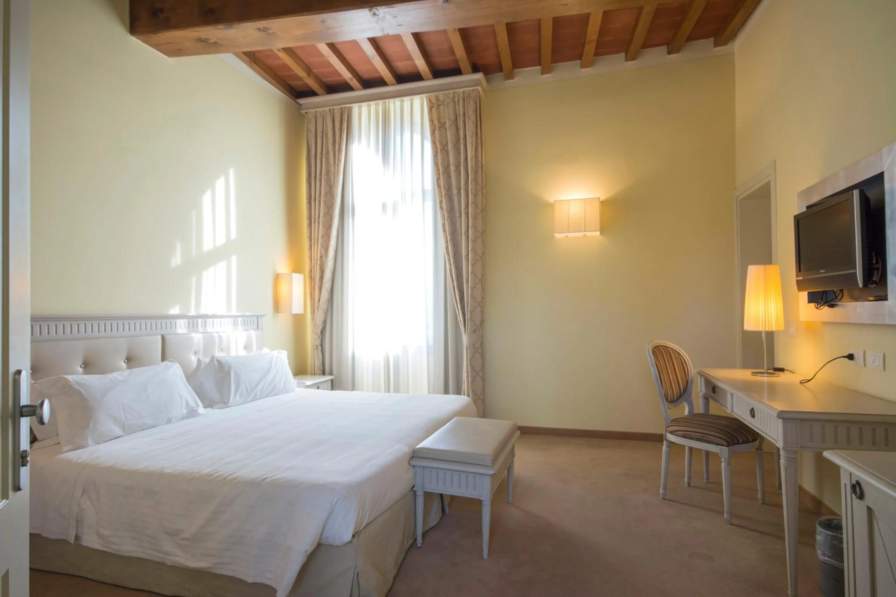 Bed in LHP Certaldo Resort