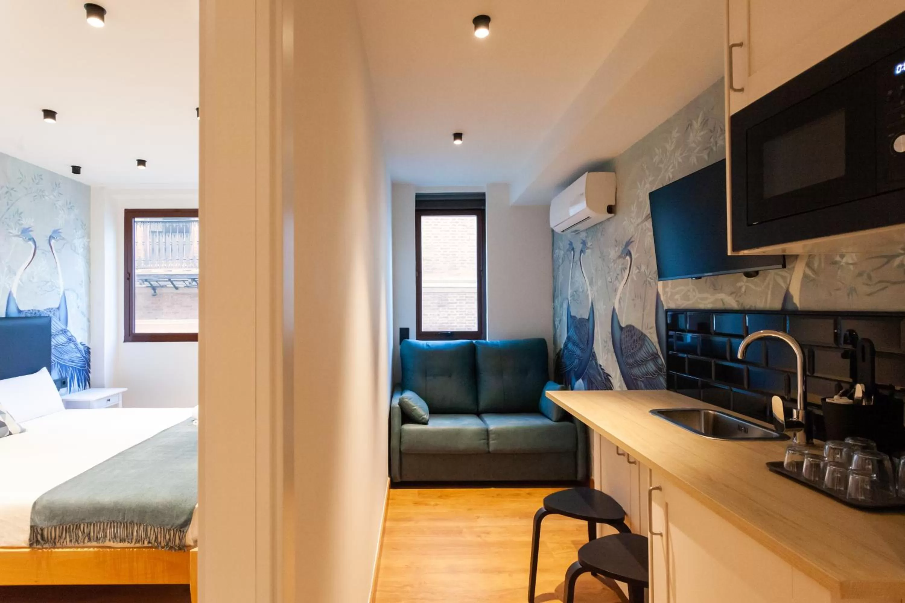 Kitchen or kitchenette, Bed in Welldone Sierpes Boutique