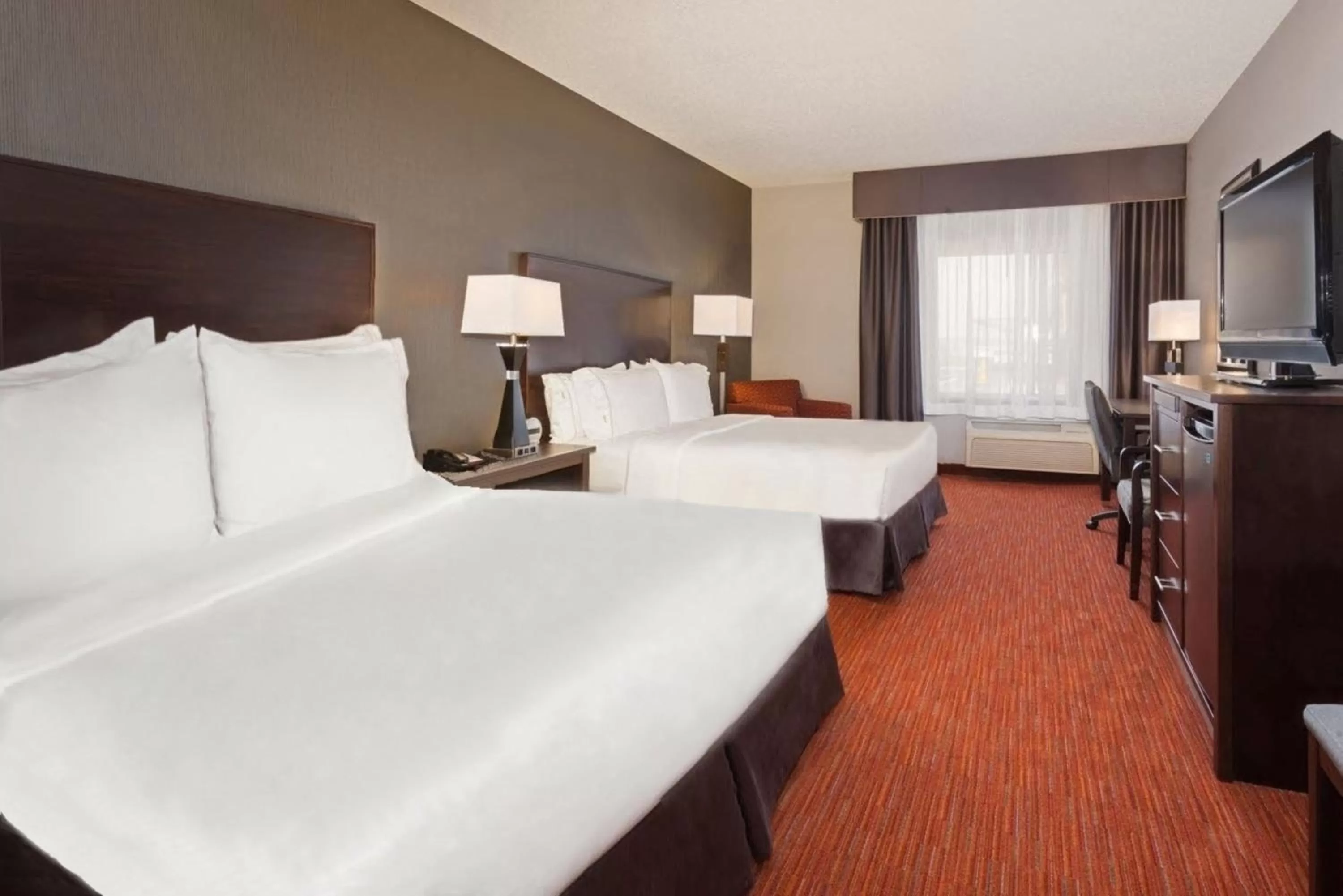 Queen Room with Two Queen Beds in Holiday Inn Express & Suites Rapid City, an IHG Hotel