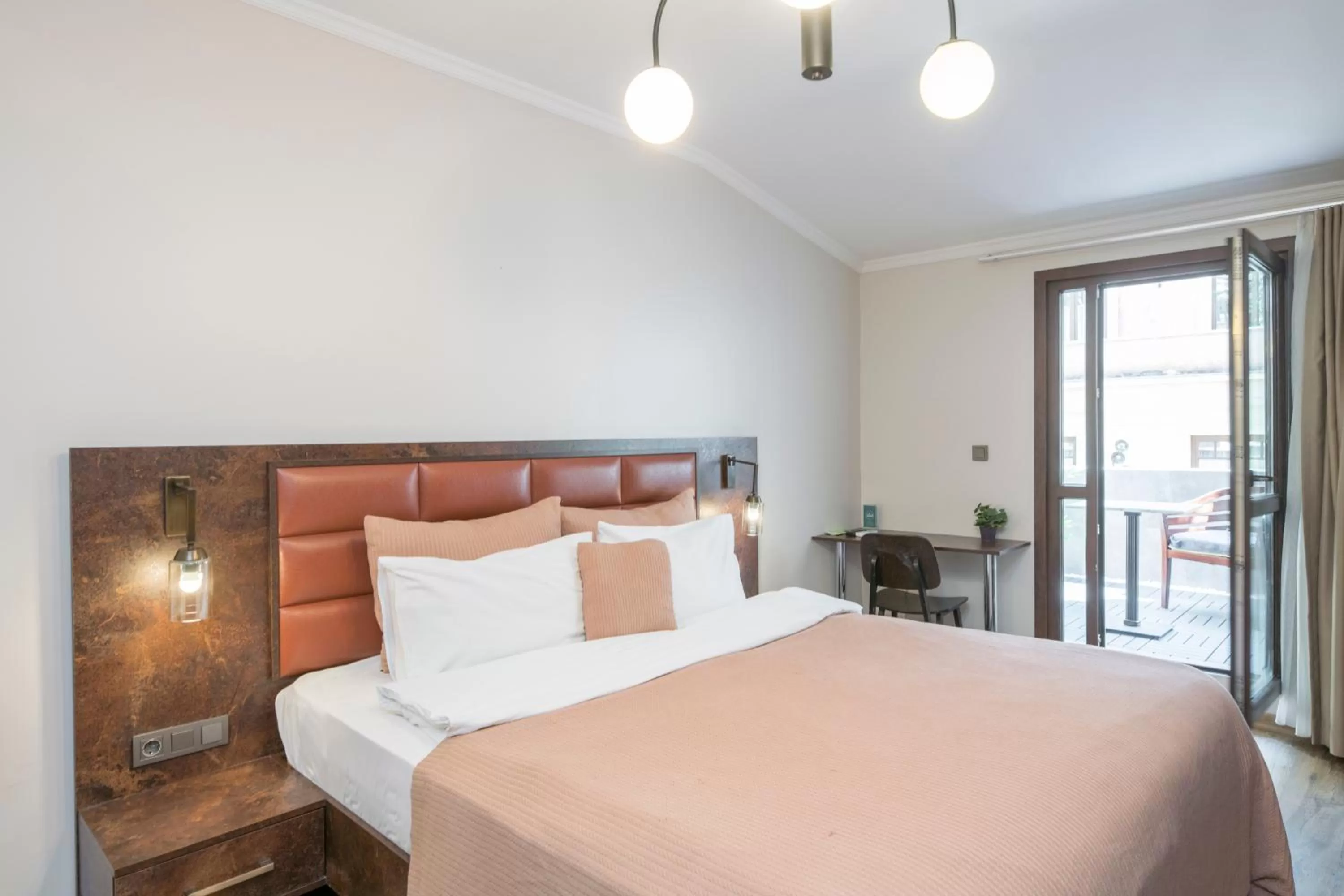 Bed in The Wilson Galata Hotel