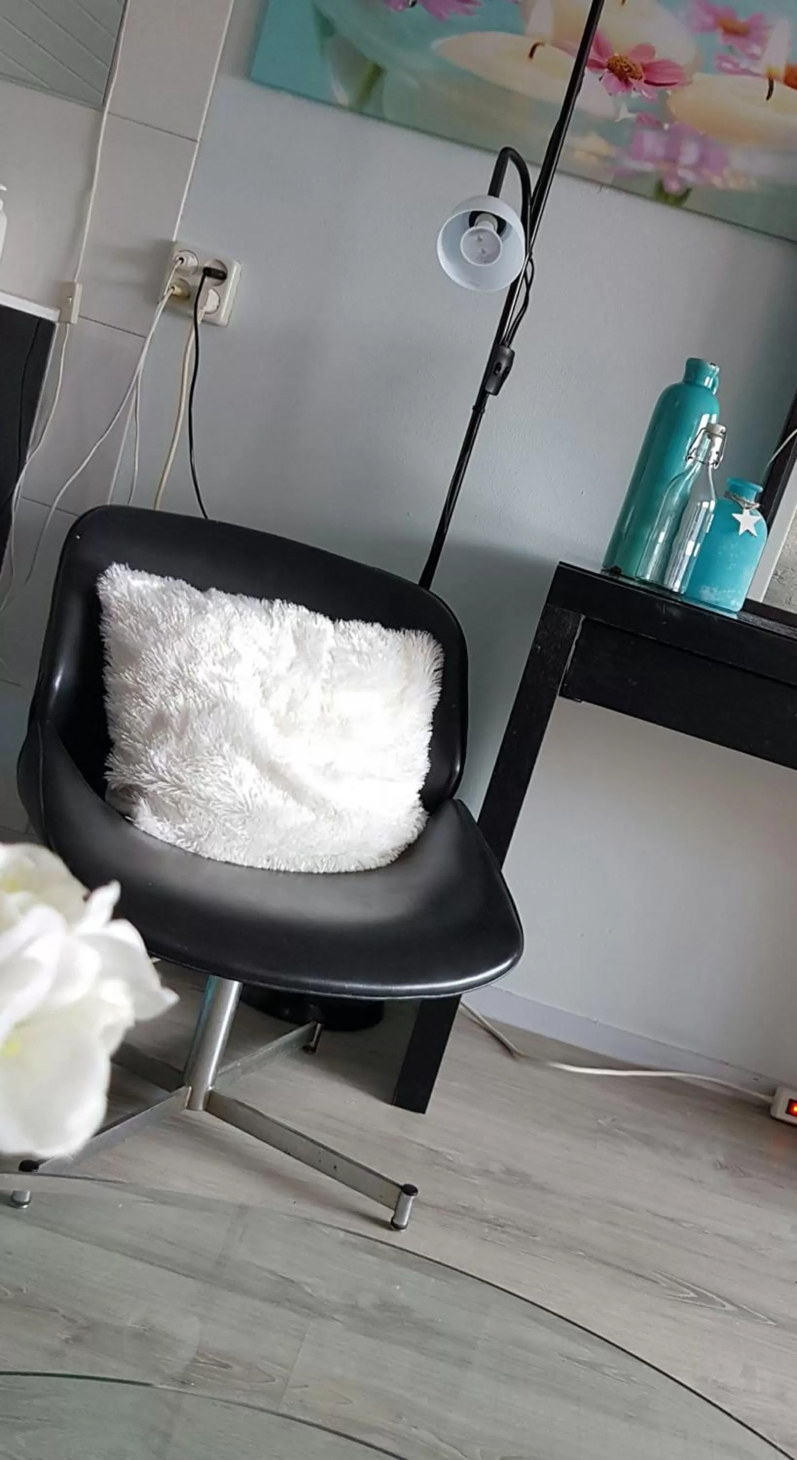 Decorative detail in B&B Acacia