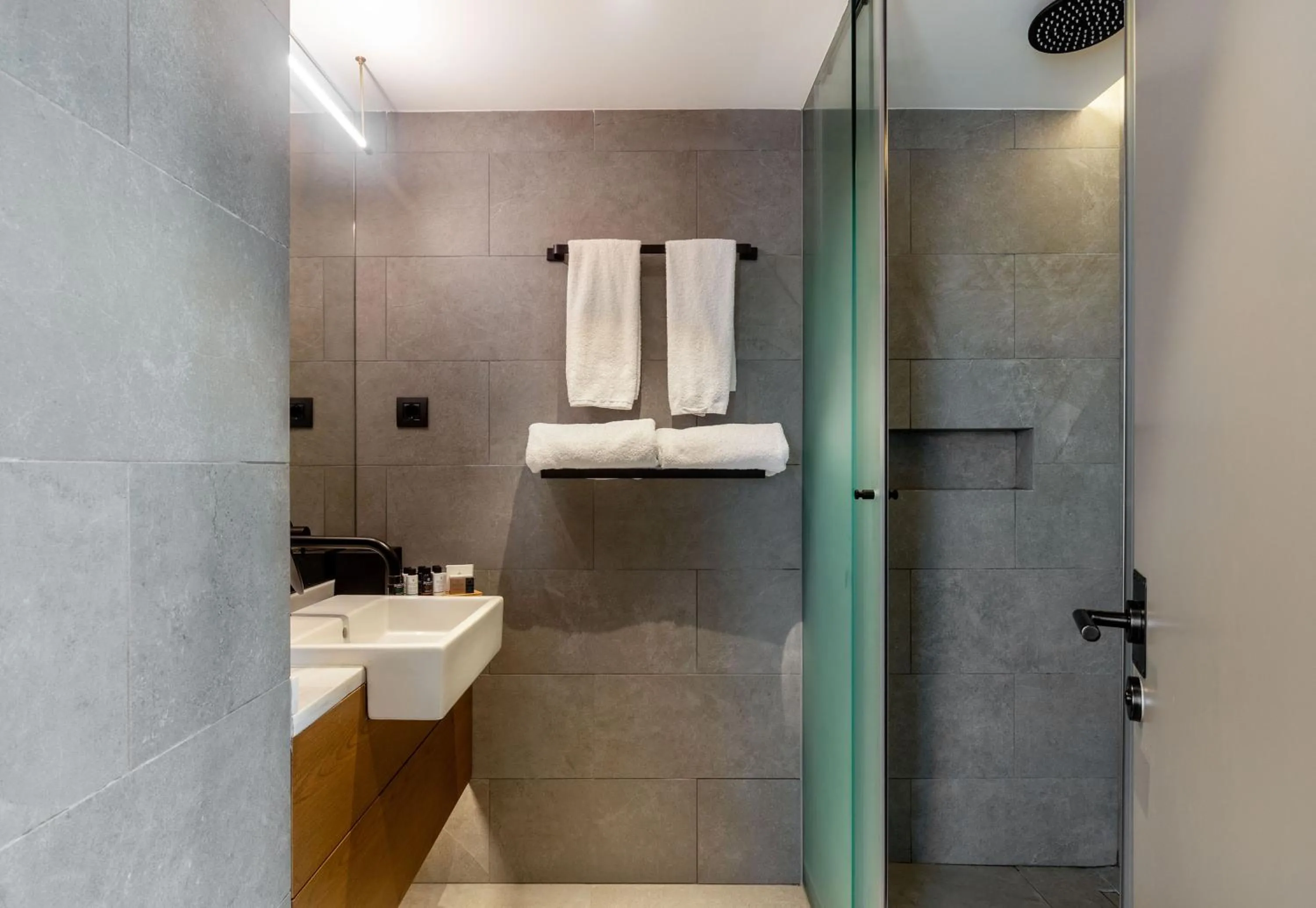 Bathroom in Blend Hotel