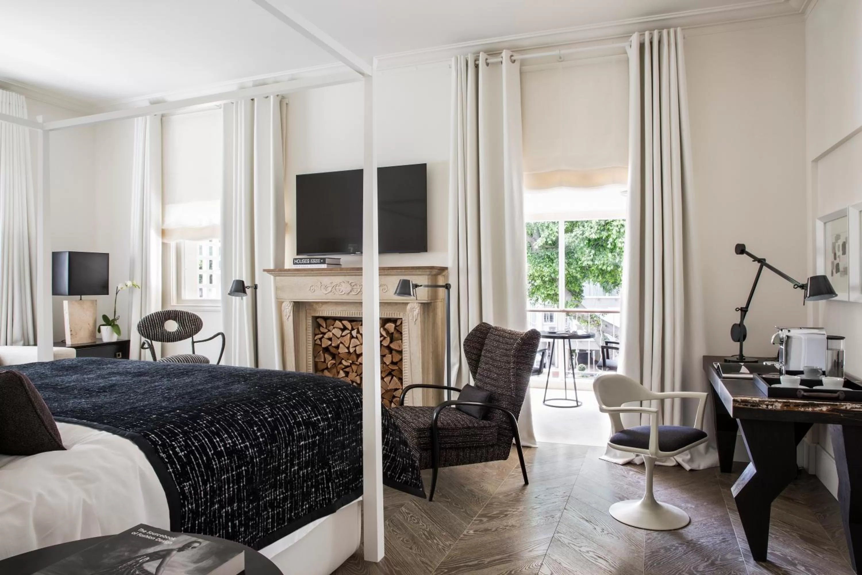 Bedroom in White Villa Tel Aviv Hotel