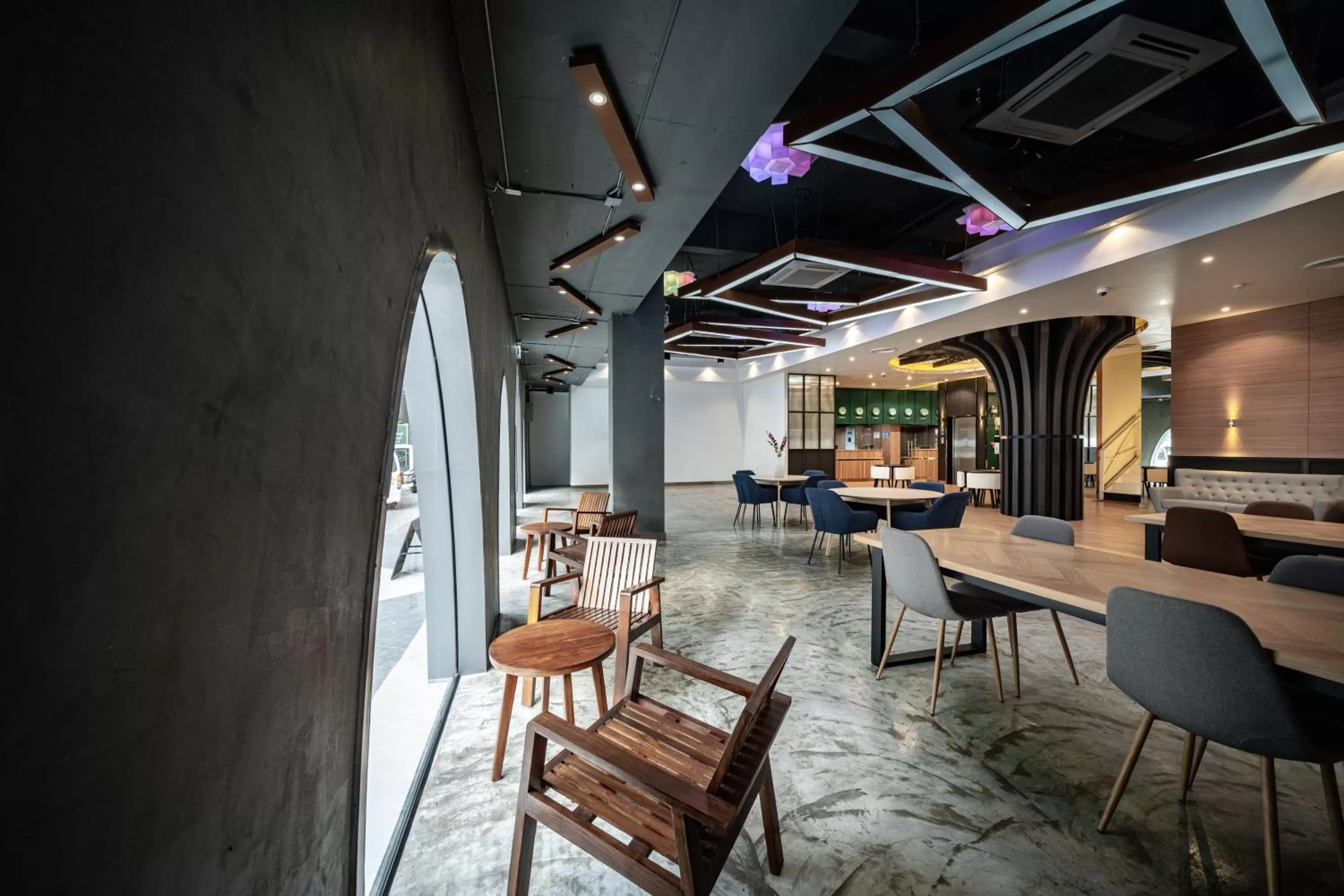 Lobby or reception in VIX Bangkok at Victory Monument