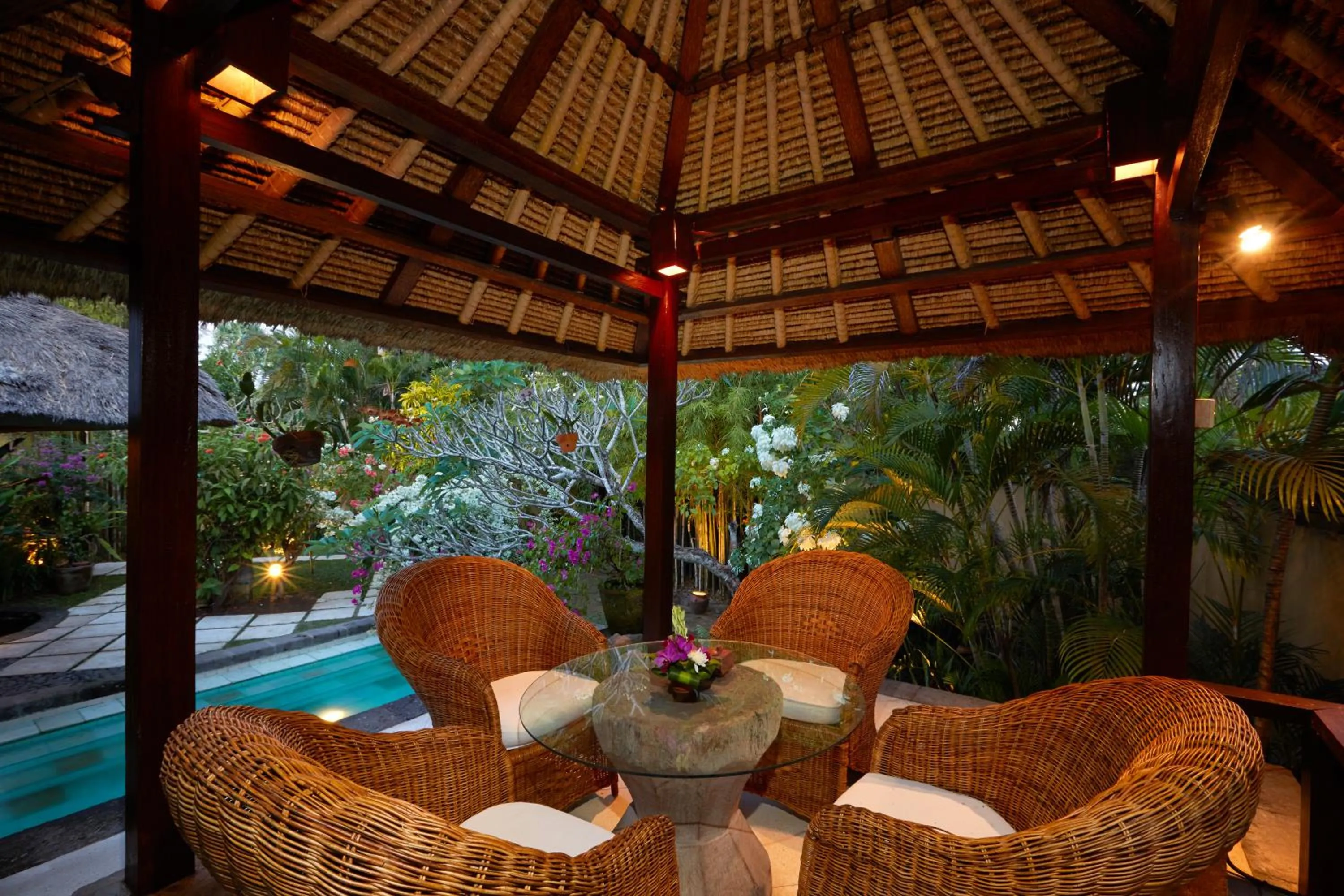 Patio in Visakha Sanur by Puri Signatures