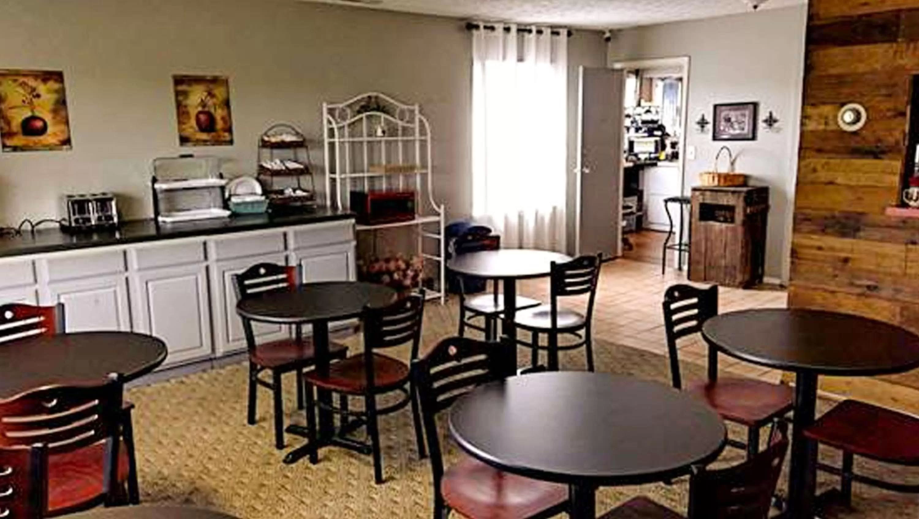 Restaurant/places to eat in Sunrise Inn Williamstown