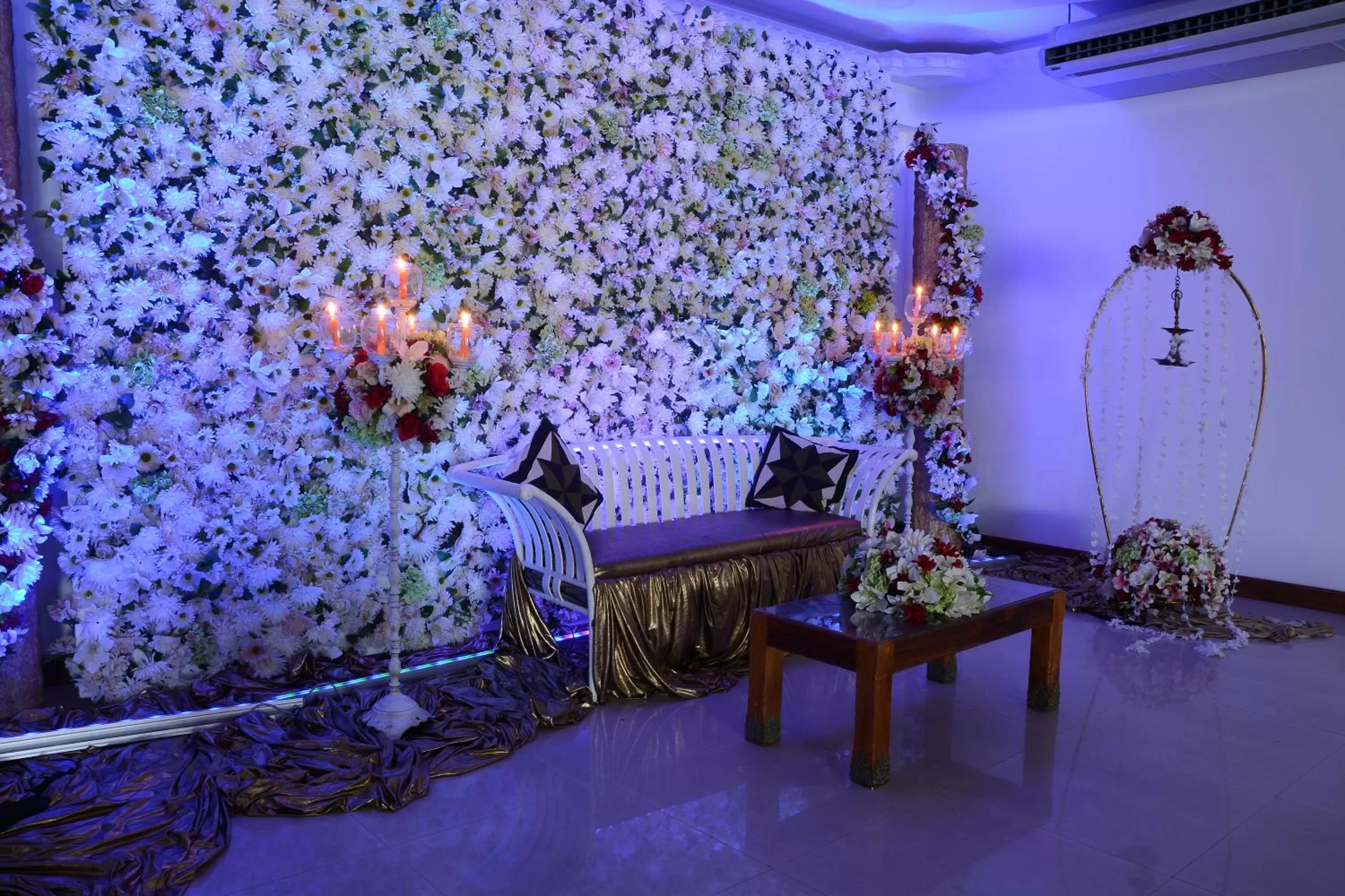 Banquet/Function facilities, Seating Area in Mount Breeze Hotel