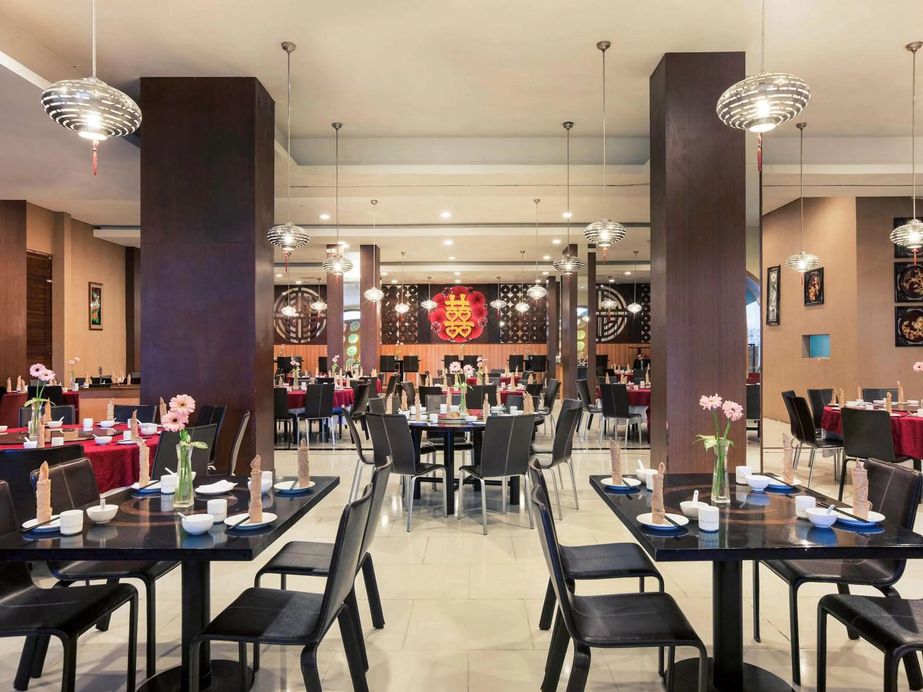 Restaurant/places to eat in Mercure Surabaya Grand Mirama