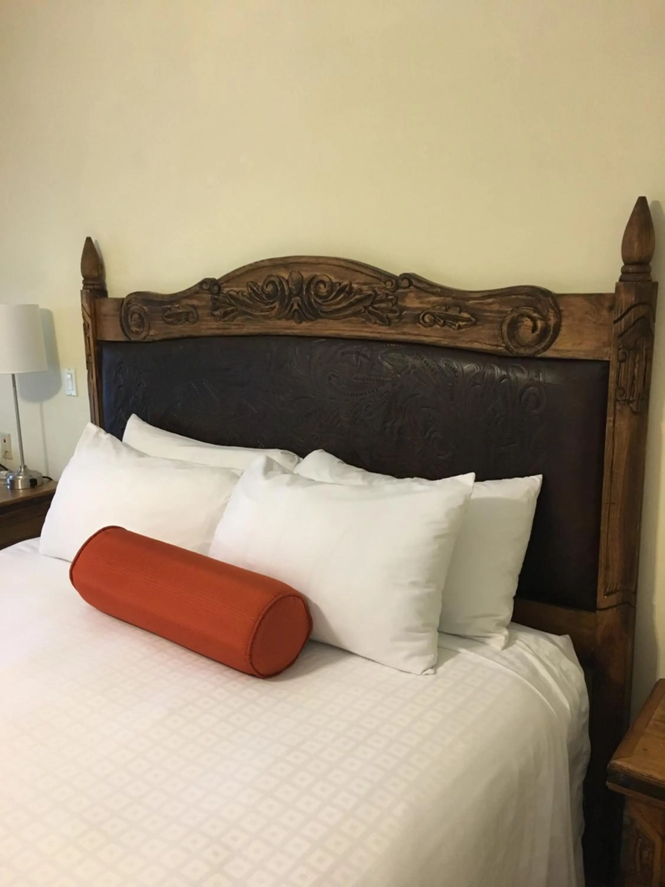 Bed in The Eagle Inn