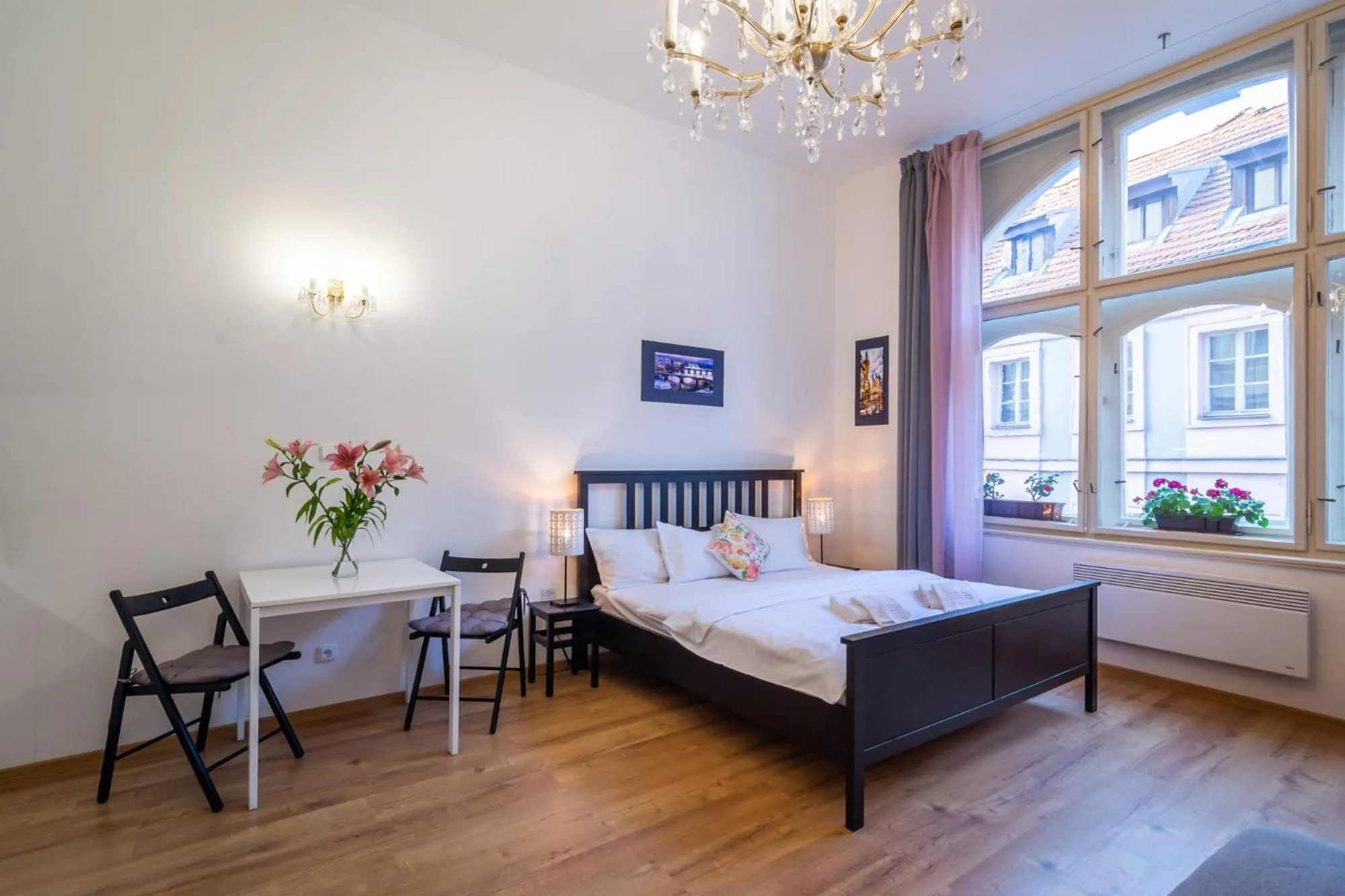 Dining area, Bed in Royal Road Residence