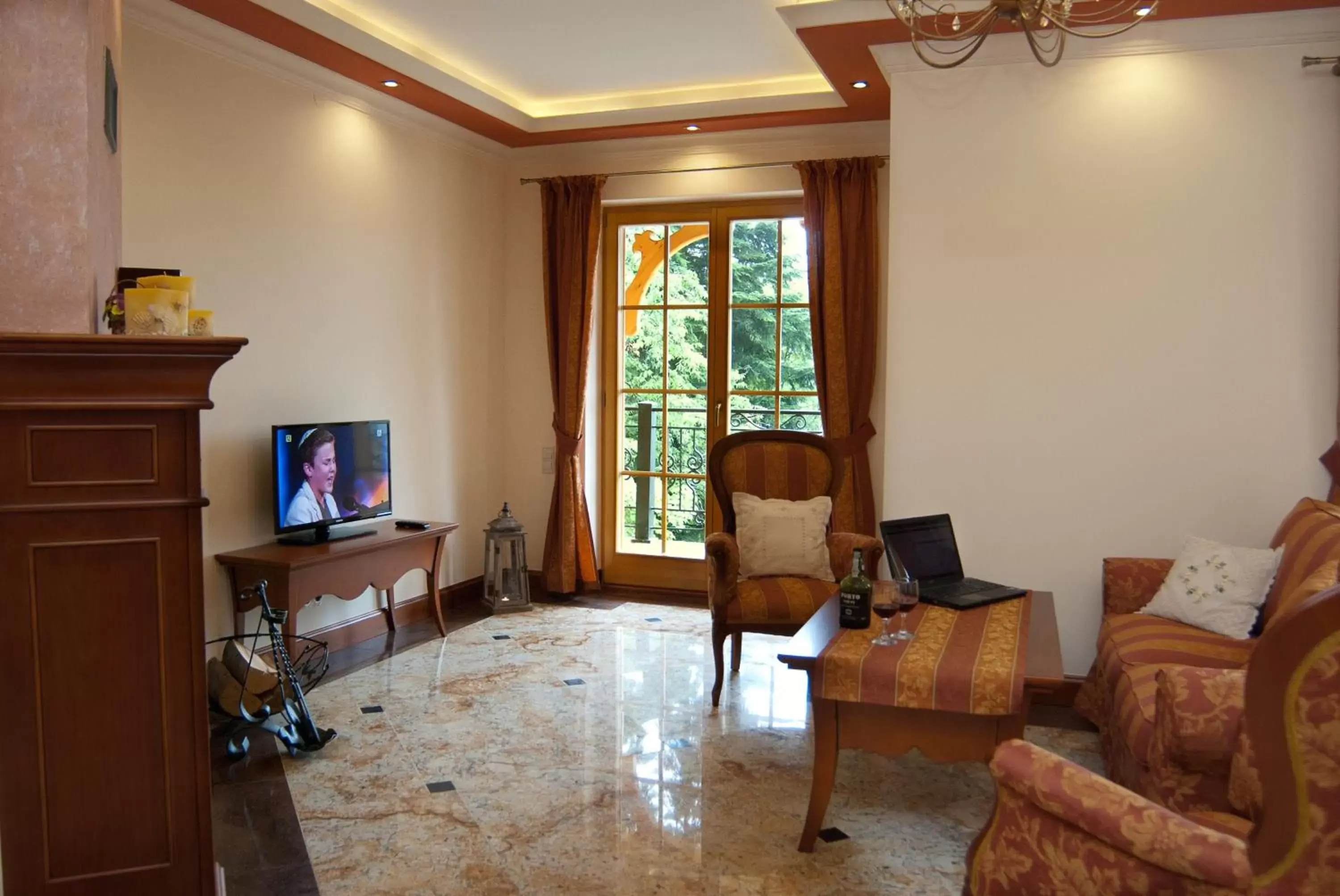 Deluxe Two-Bedroom Suite in Krupówka Mountain Resort SPA & Wellness Deluxe Two-Bedroom Suite in Krupówka Mountain Resort SPA & Wellness