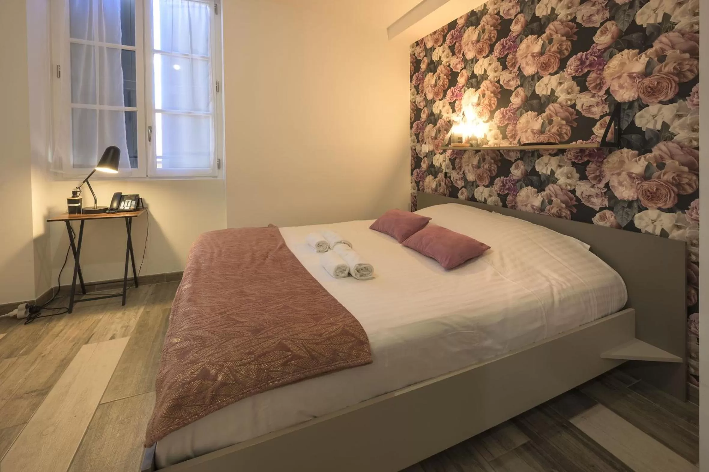 Bed in Hotel De La Croisée