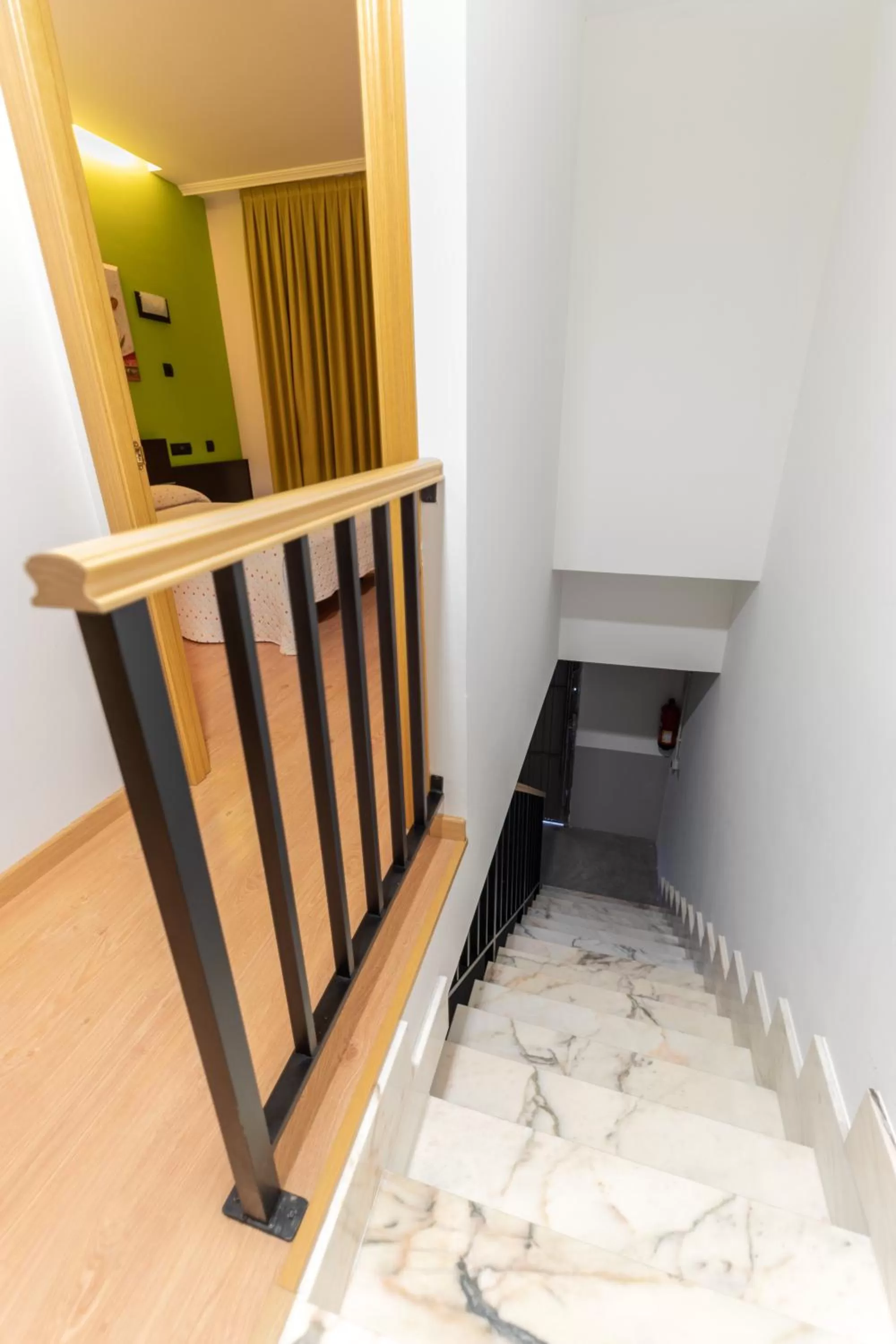 Other in Motel Acropolis