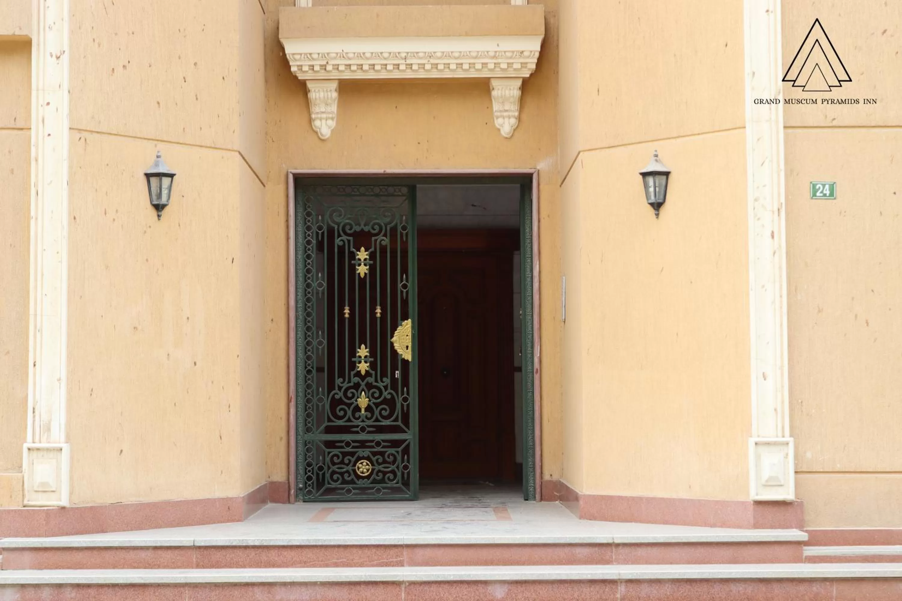 Facade/entrance in Grand Museum Pyramids Inn