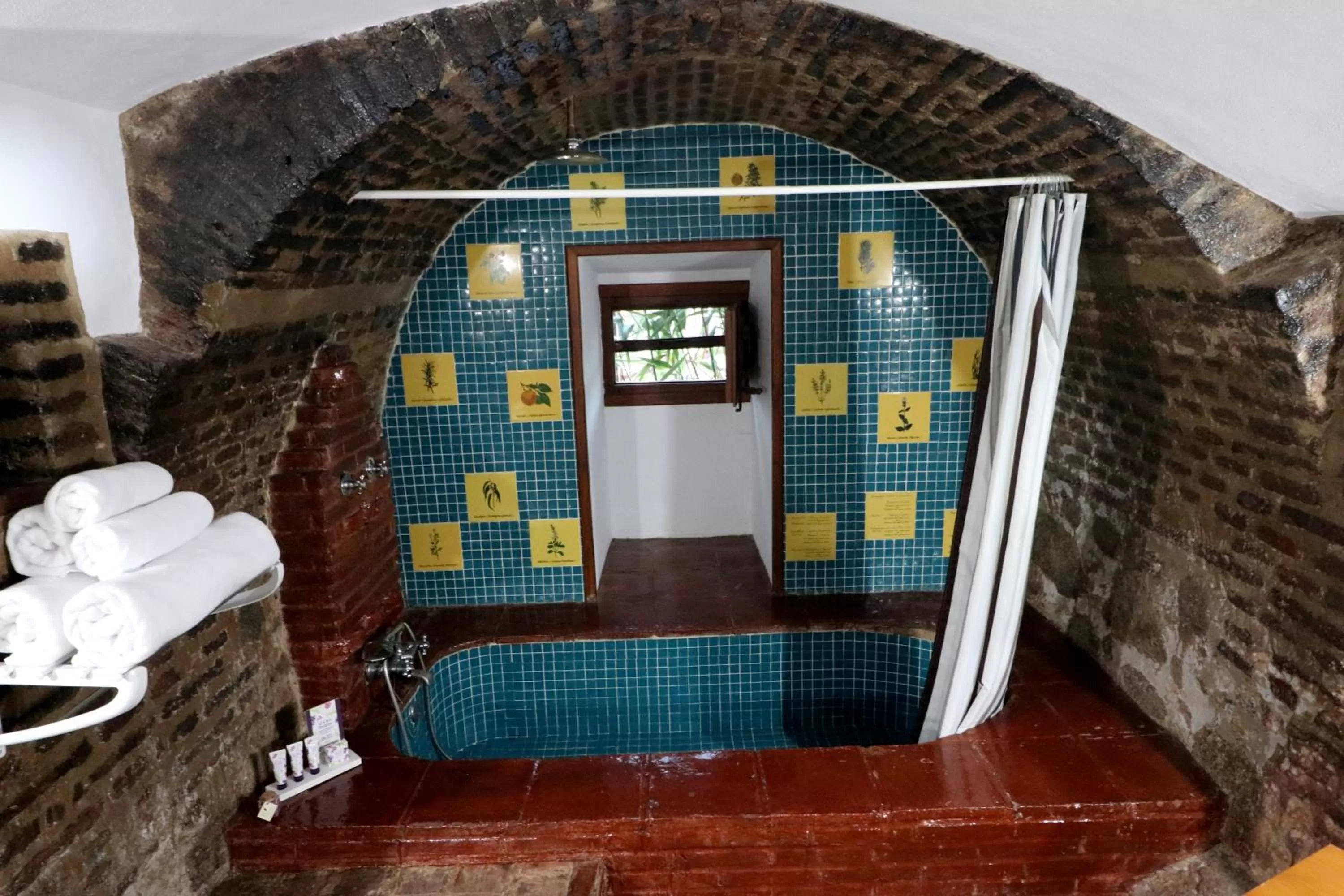 Bathroom in Hotel Monasterio de Rocamador