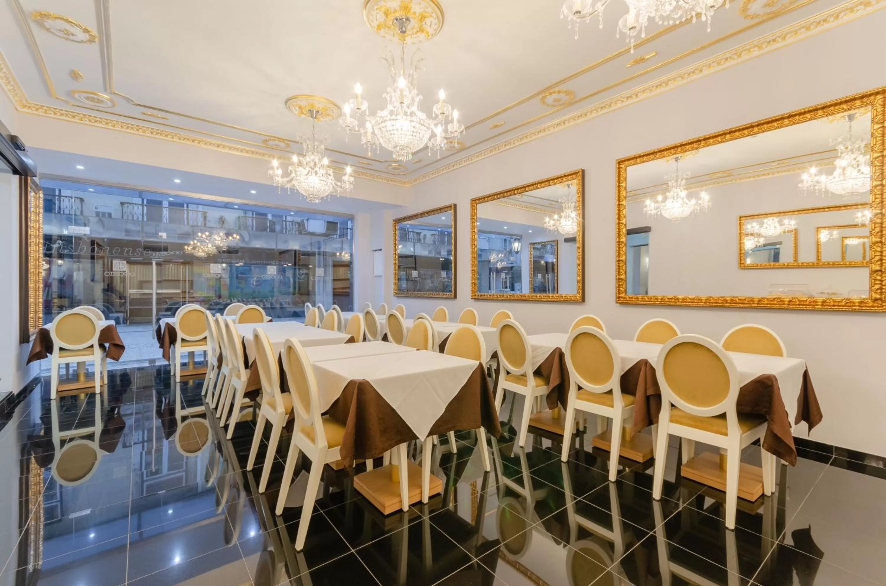 Restaurant/places to eat in Hotel LX Rossio