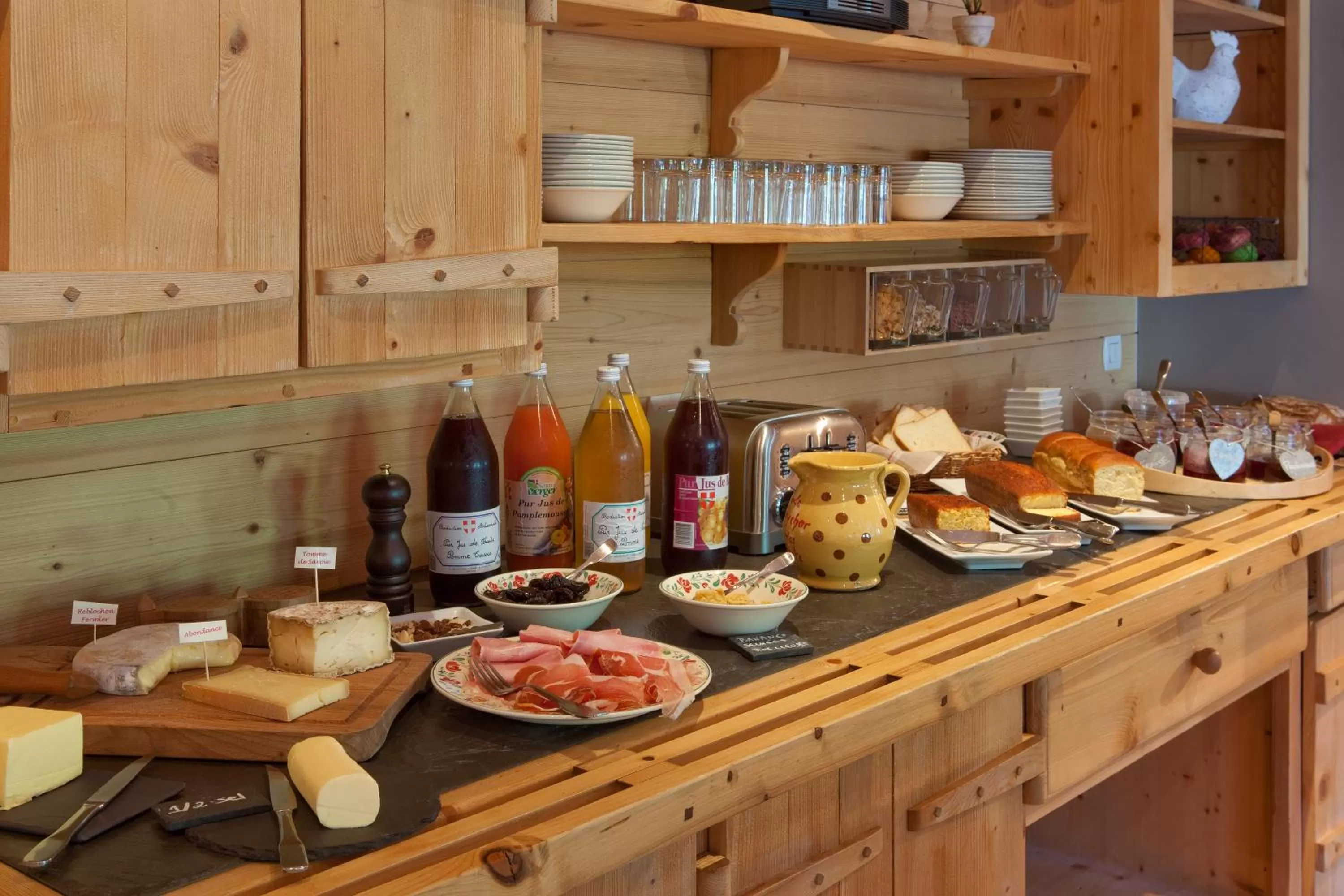 Restaurant/places to eat in Hôtel Spa Crychar