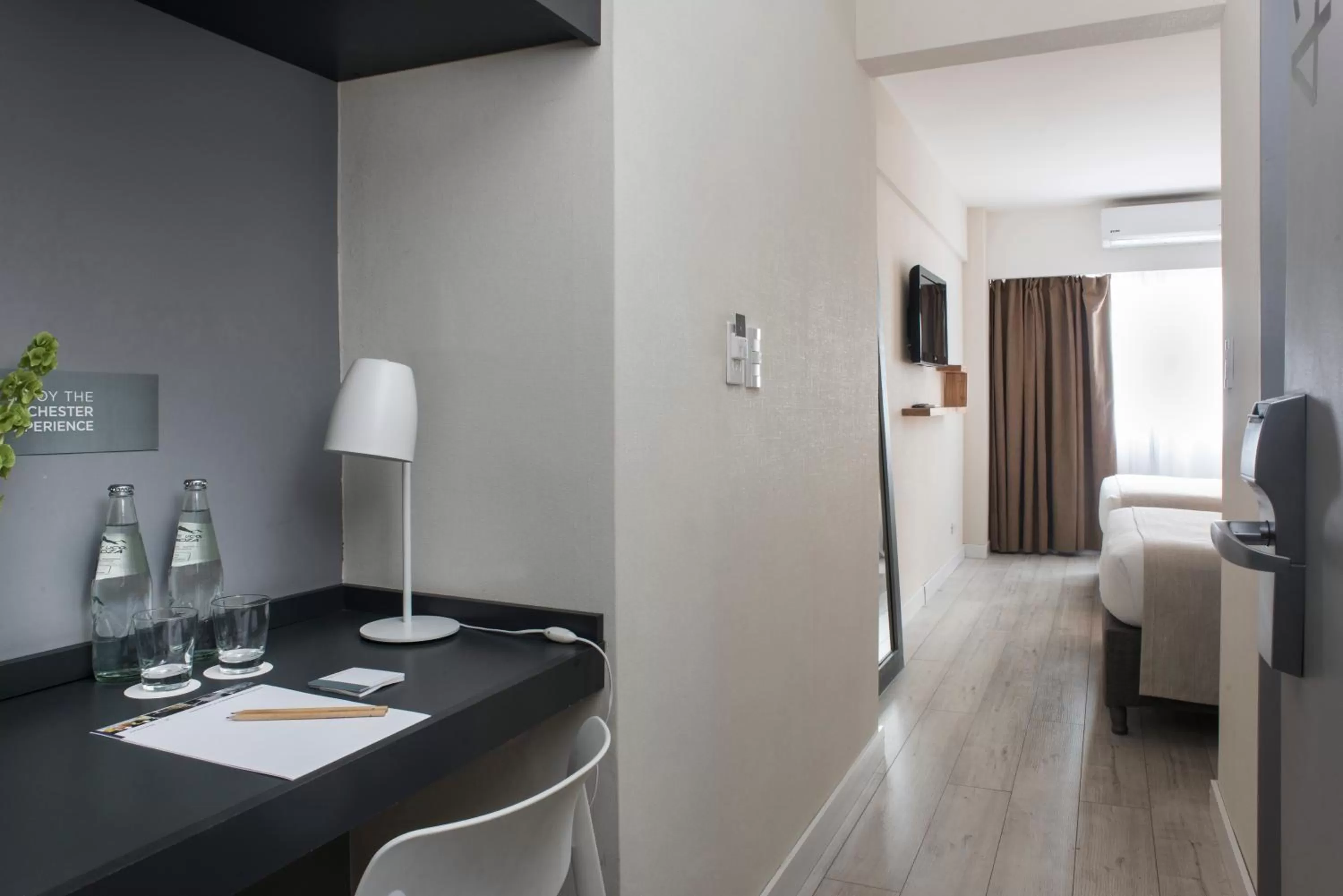 Seating Area in Rochester Hotel M