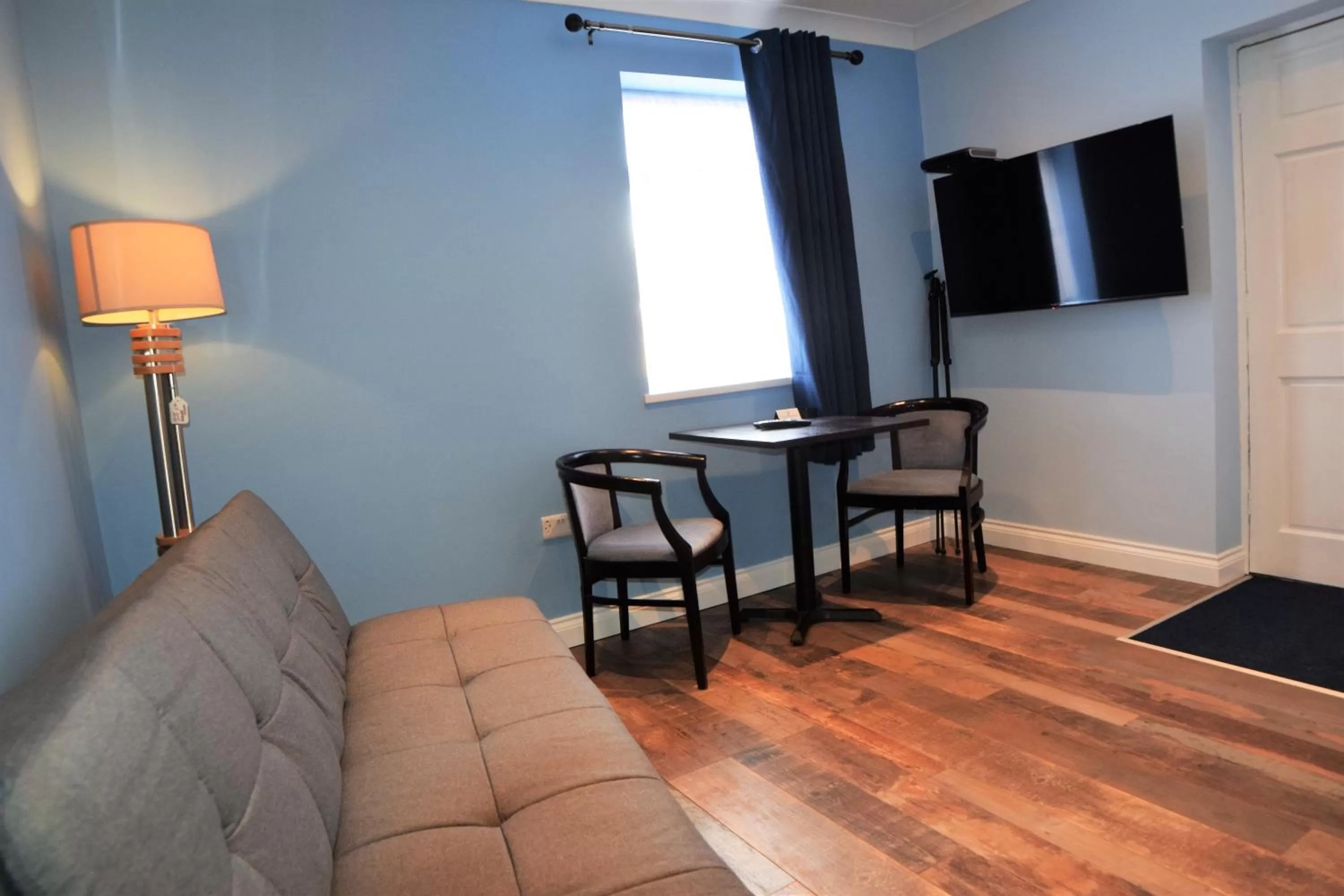 TV and multimedia in Dovedale Hotel and Restaurant