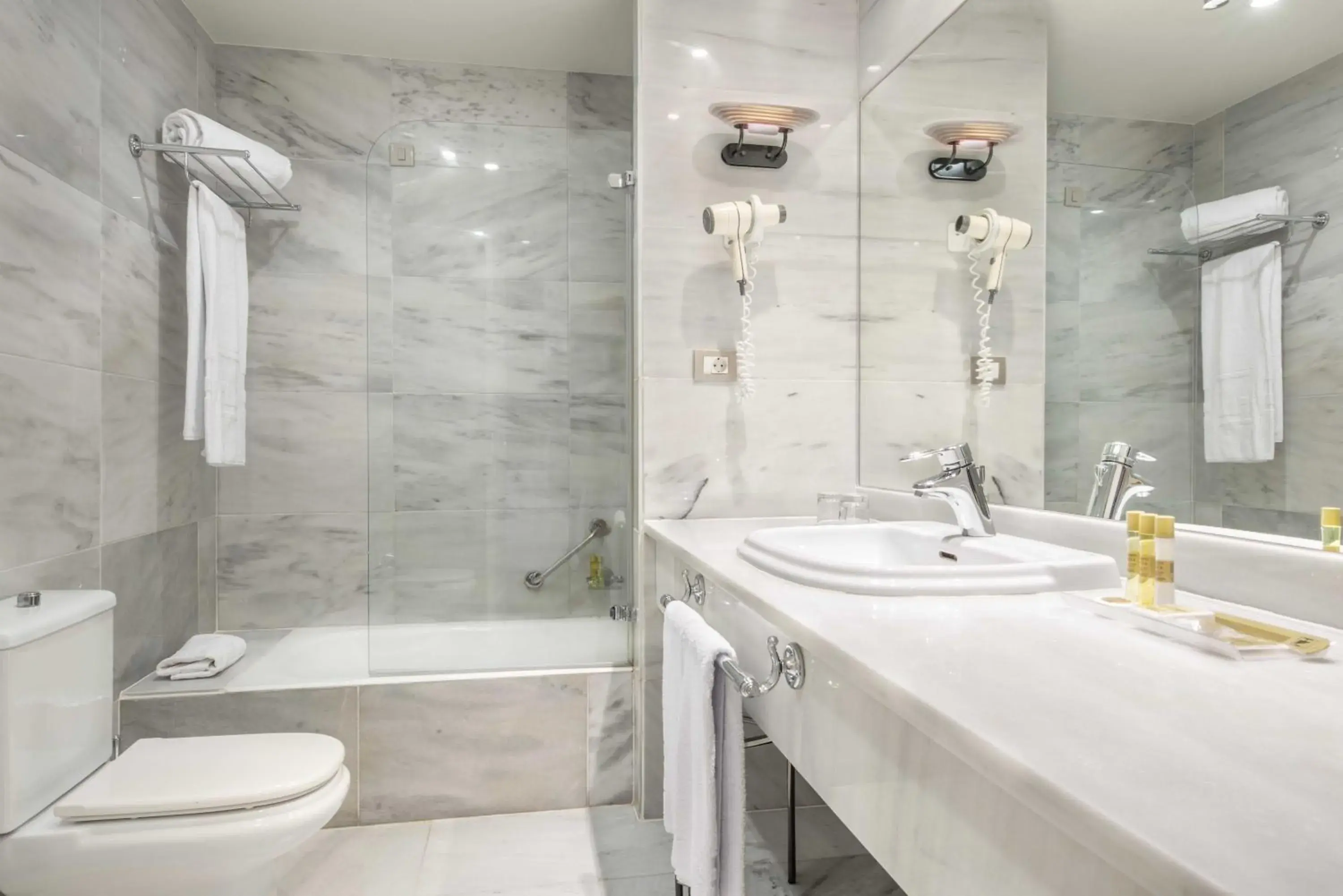 Double Room with Sea View and Spa Access - single occupancy in Eurostars Gran Hotel La Toja Double Room with Sea View and Spa Access - single occupancy in Eurostars Gran Hotel La Toja