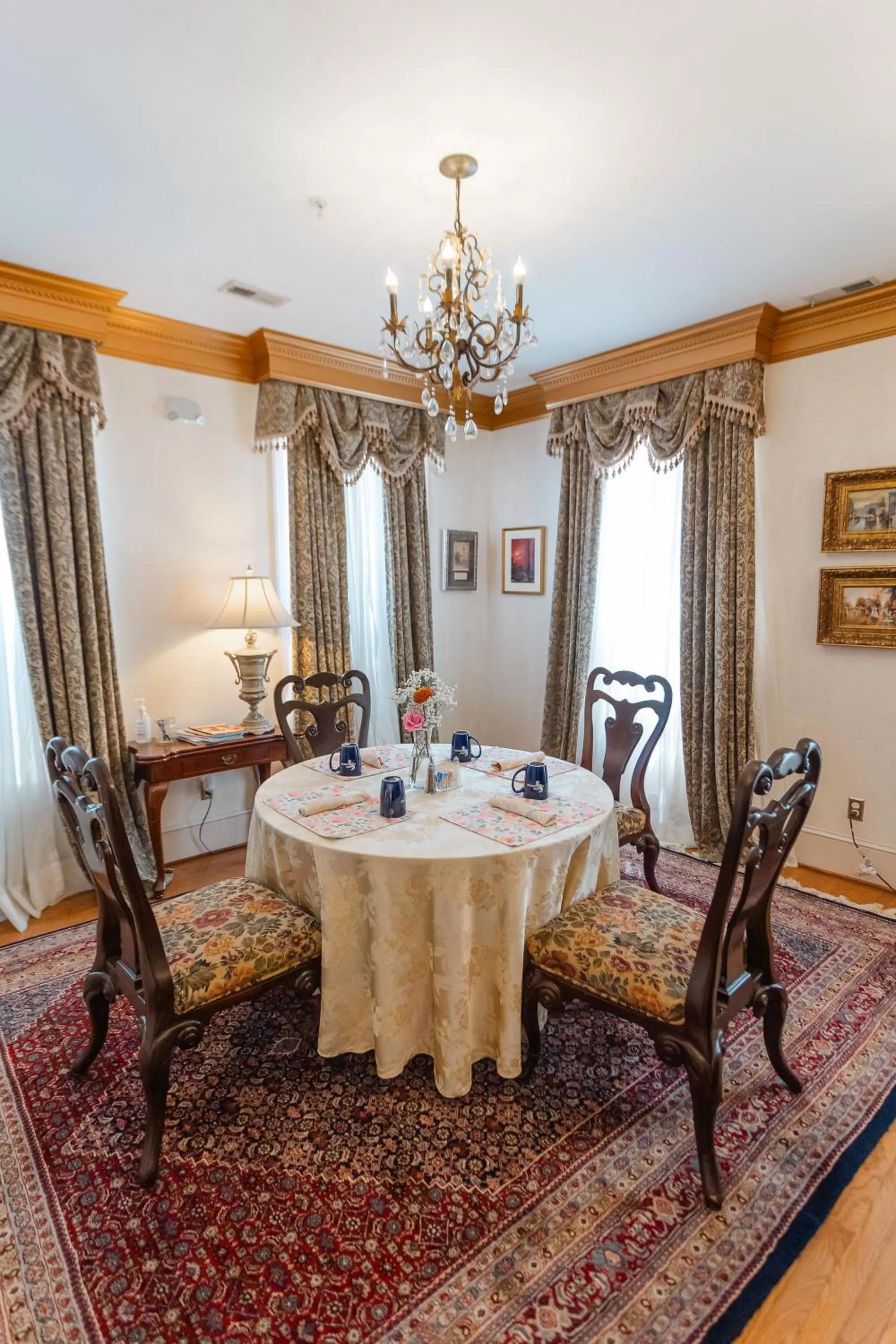 Dining Area in 1840s Carrollton Inn