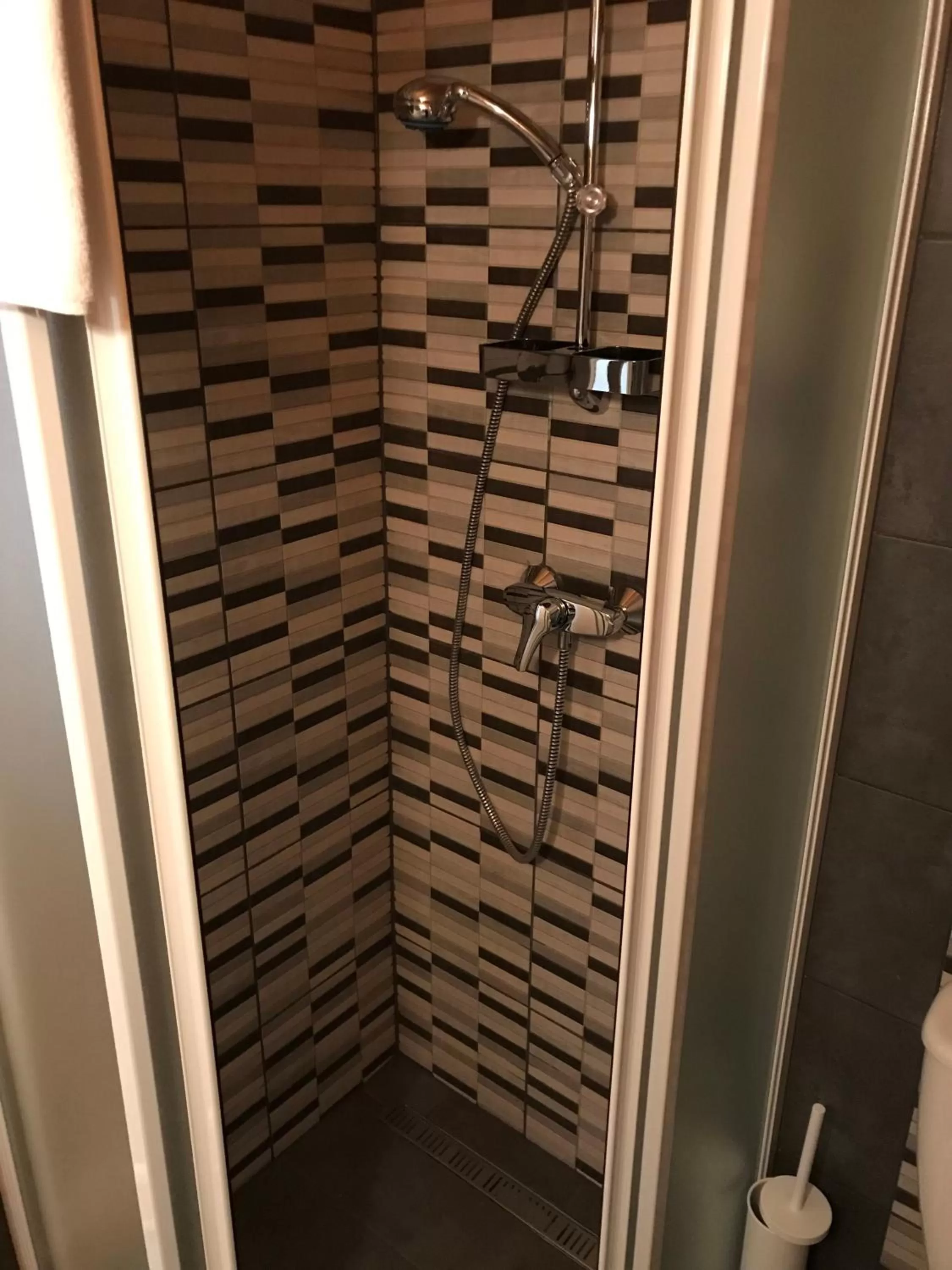 Shower in Zöldtető Panzió