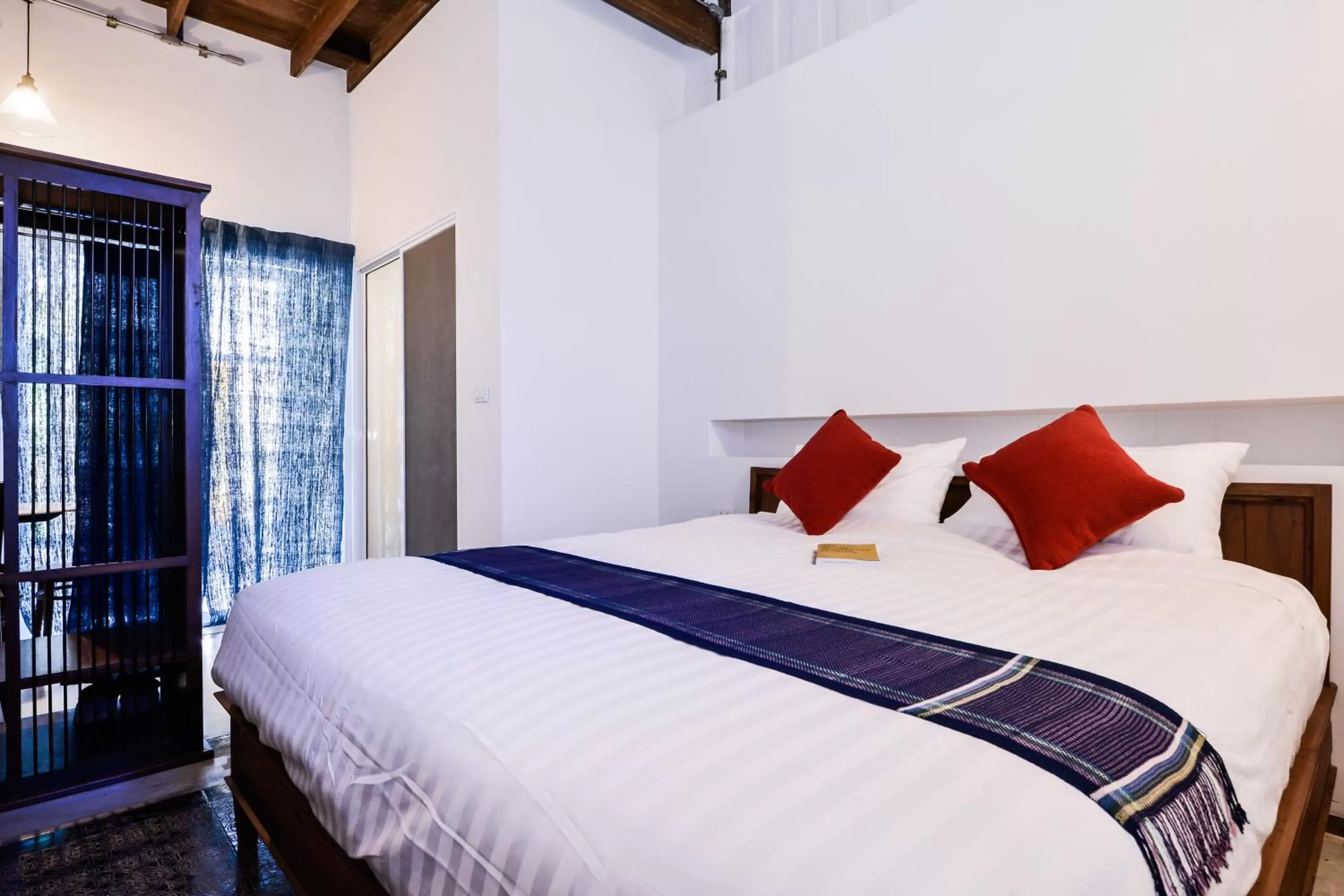 Bed in Neighbor Phuthon