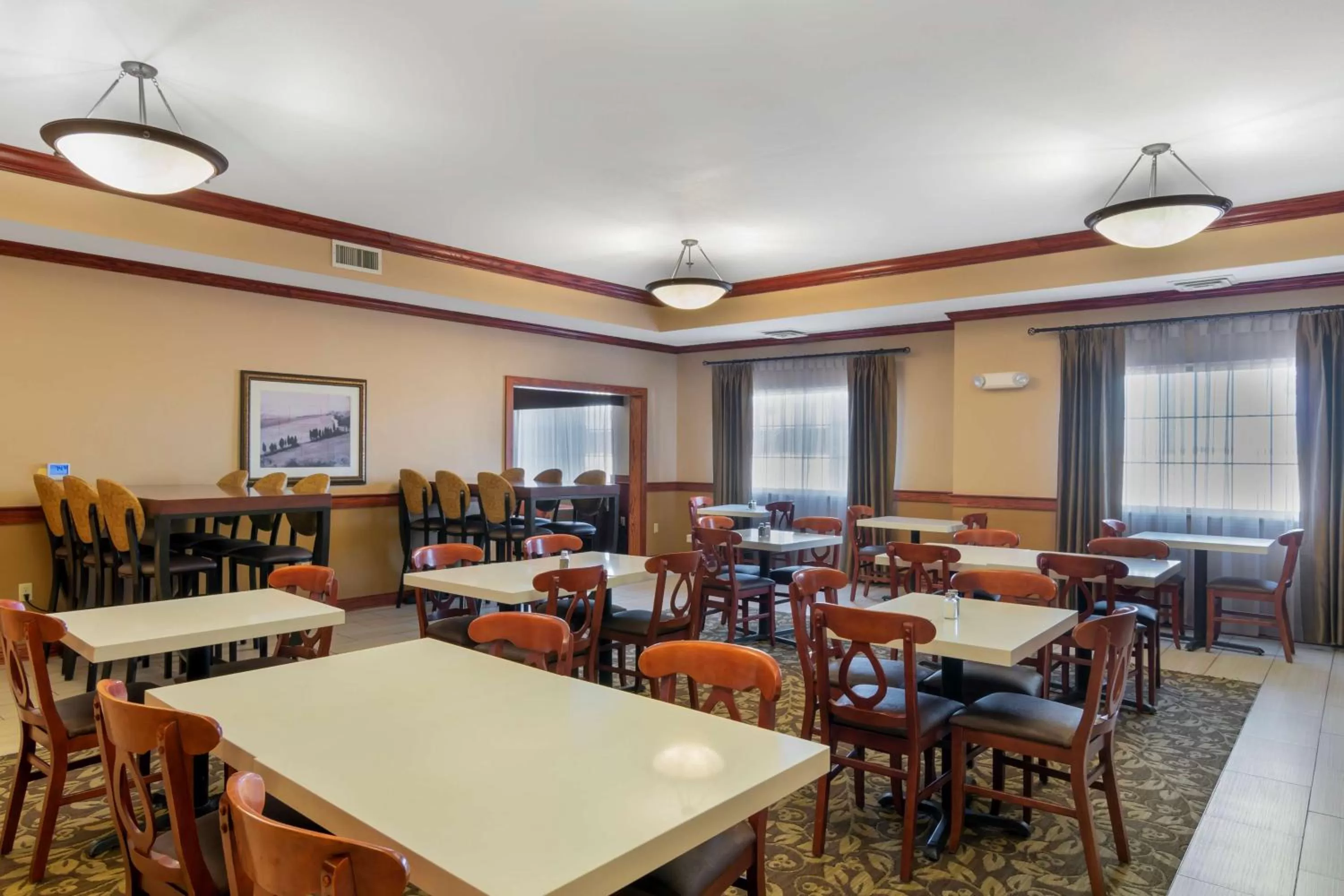 Breakfast in Best Western Plus Butterfield Inn