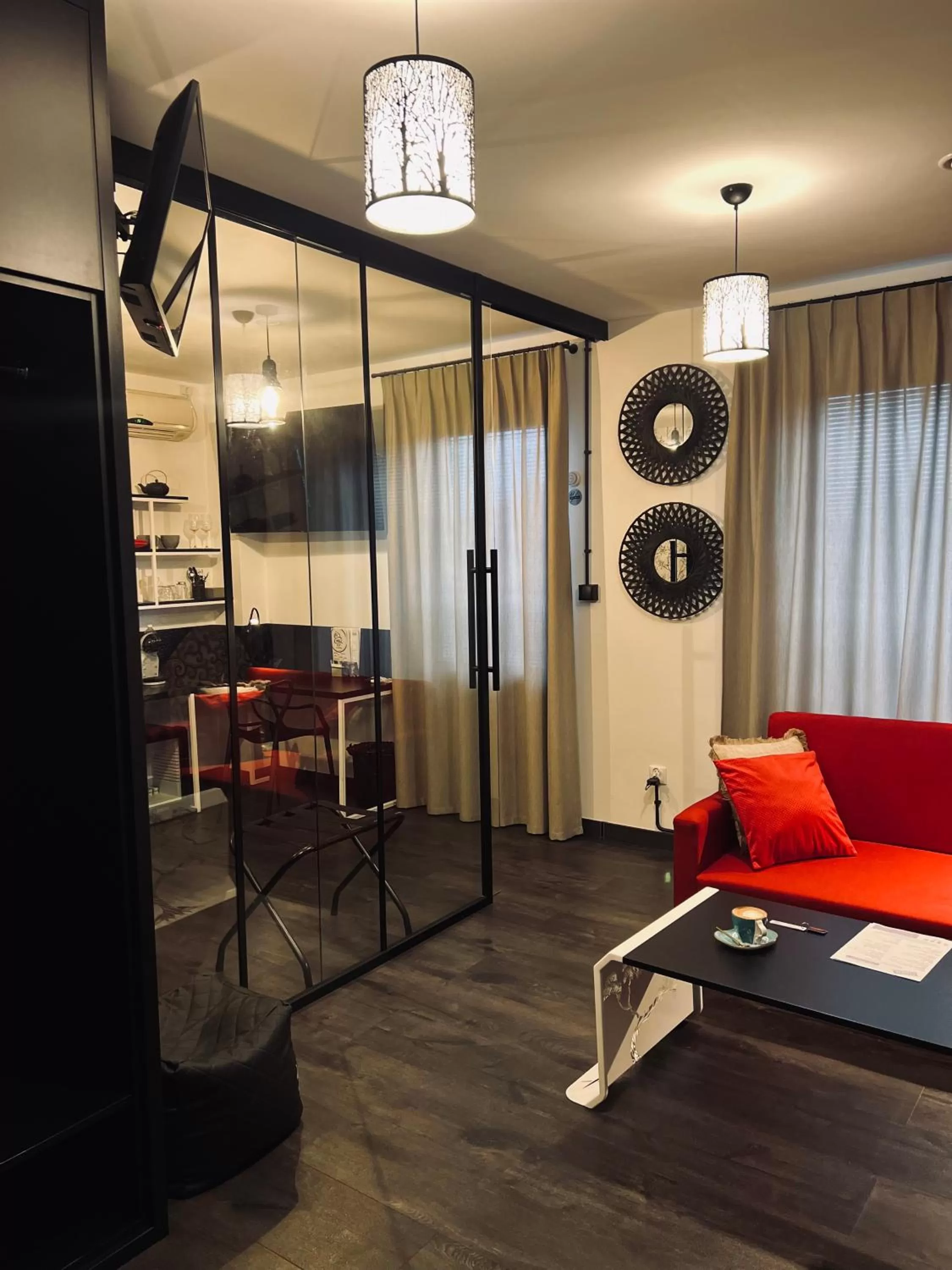 TV and multimedia in Global Home - Aparthotel - No Contact Check In