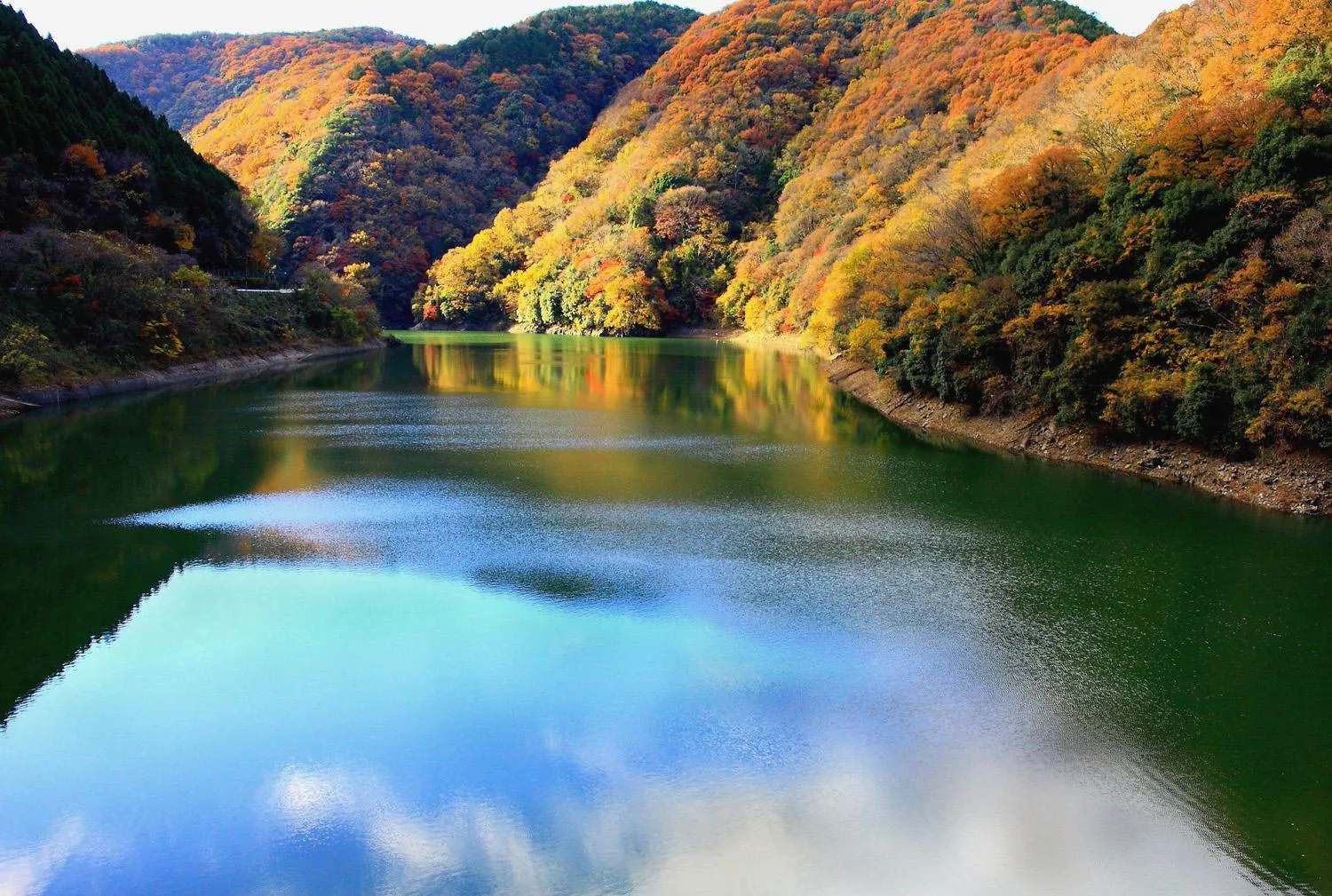 Nearby landmark in Hanayashiki Ukifune-en