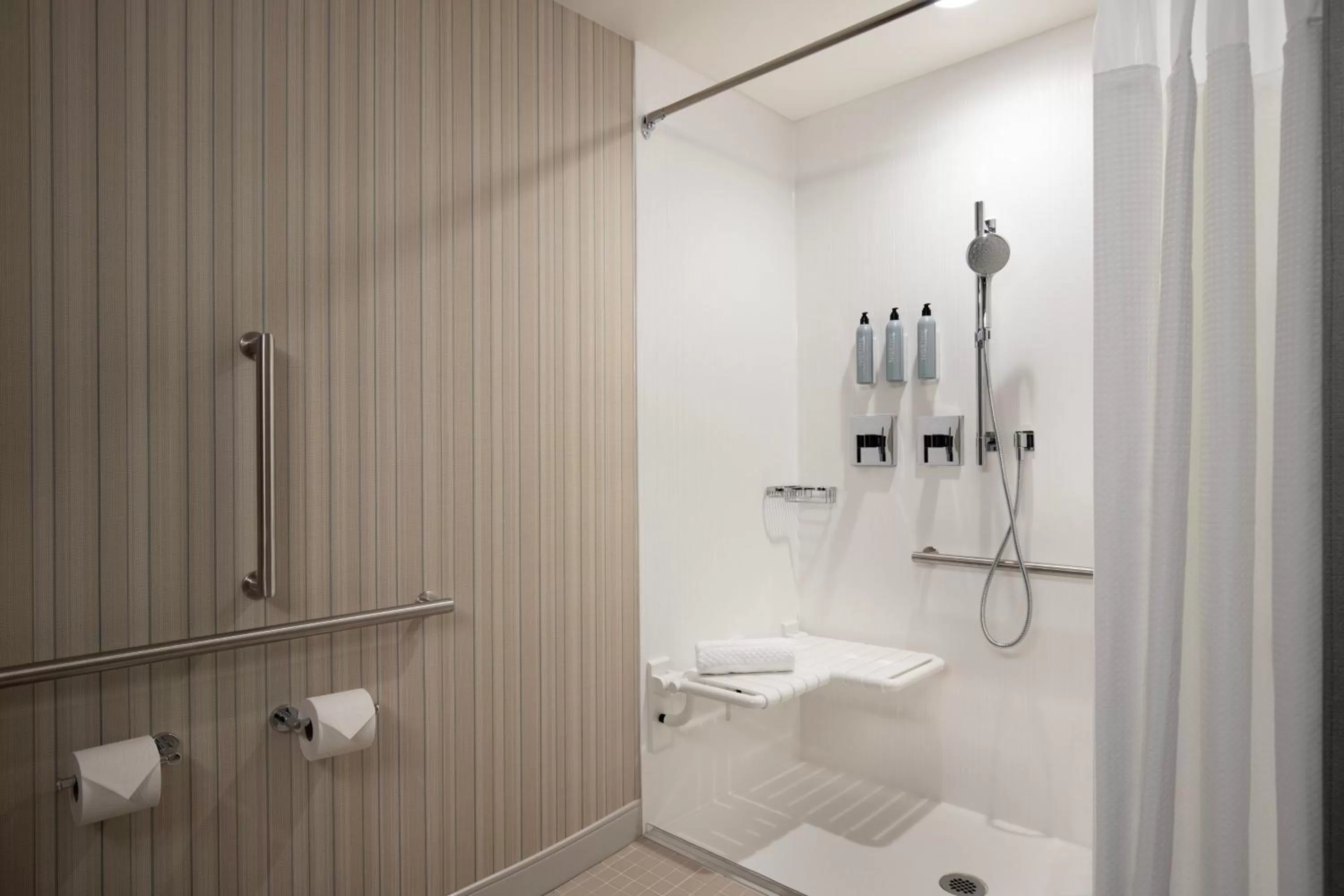 Bathroom in Courtyard by Marriott Nanaimo