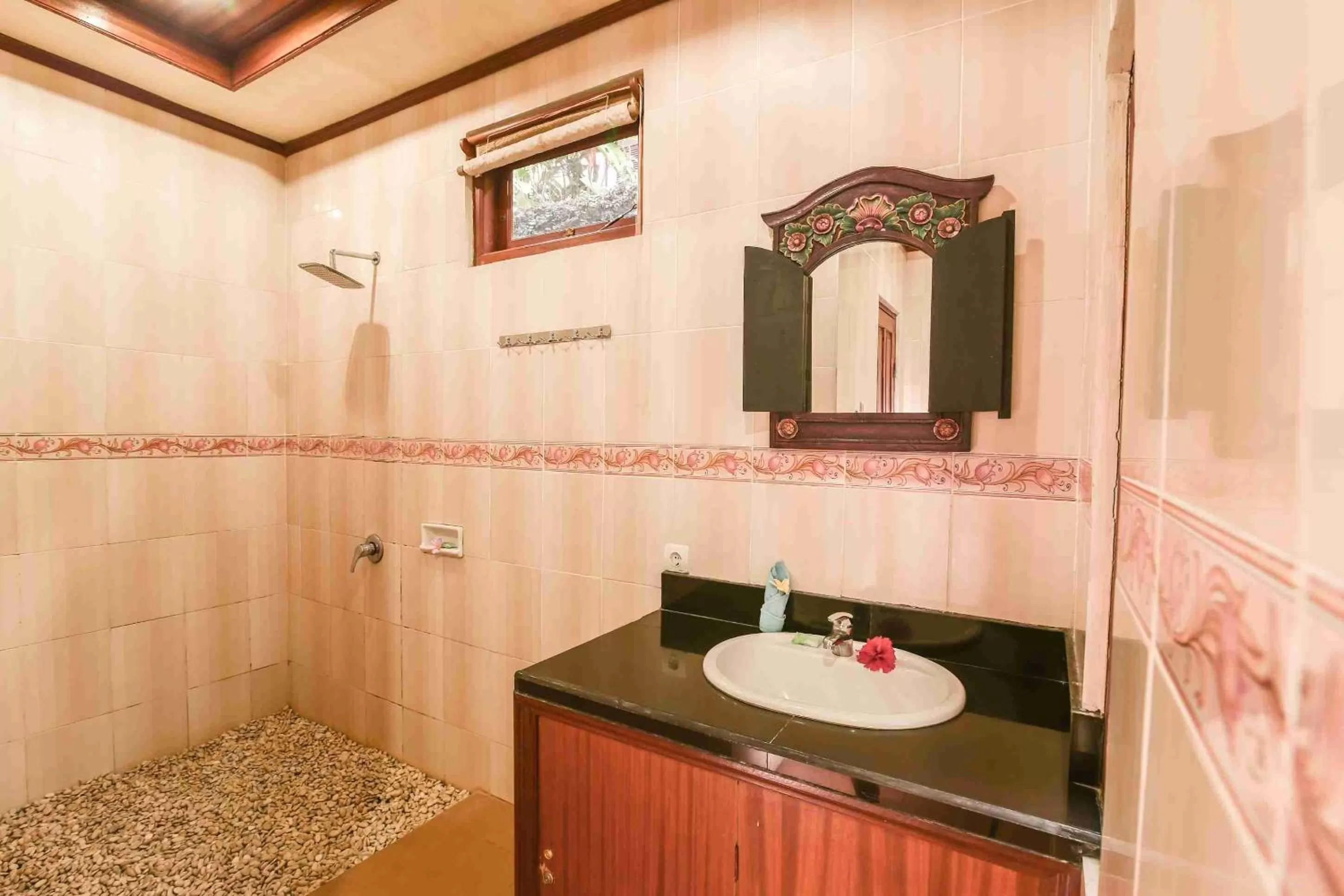 Bathroom in Nick's Pension
