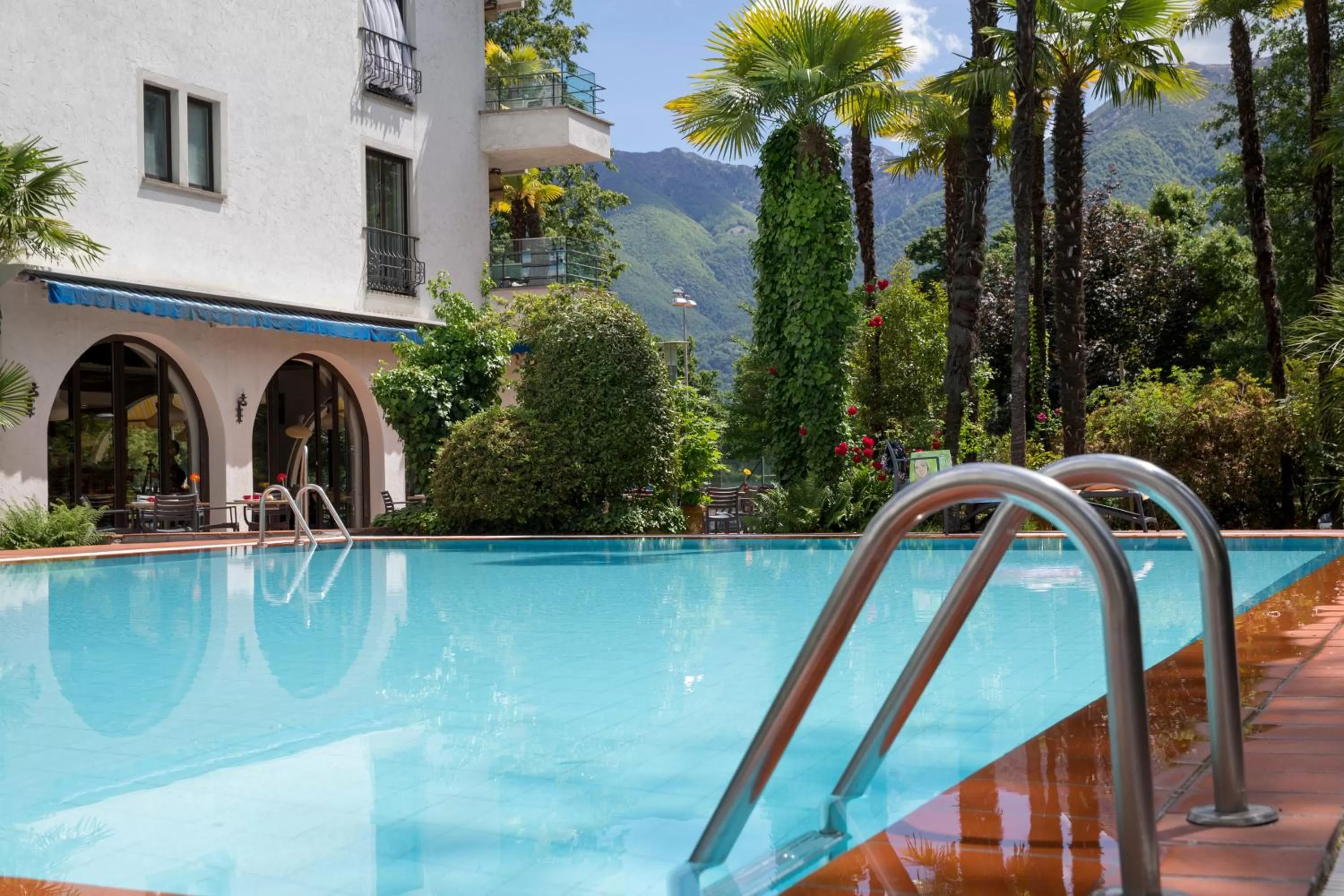 Swimming Pool in Aparthotel Al Lago