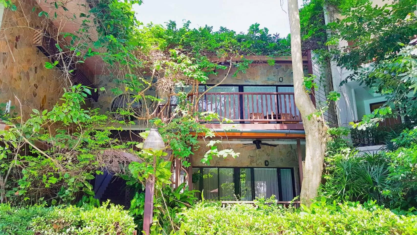 Facade/entrance in Birds and Bees Resort