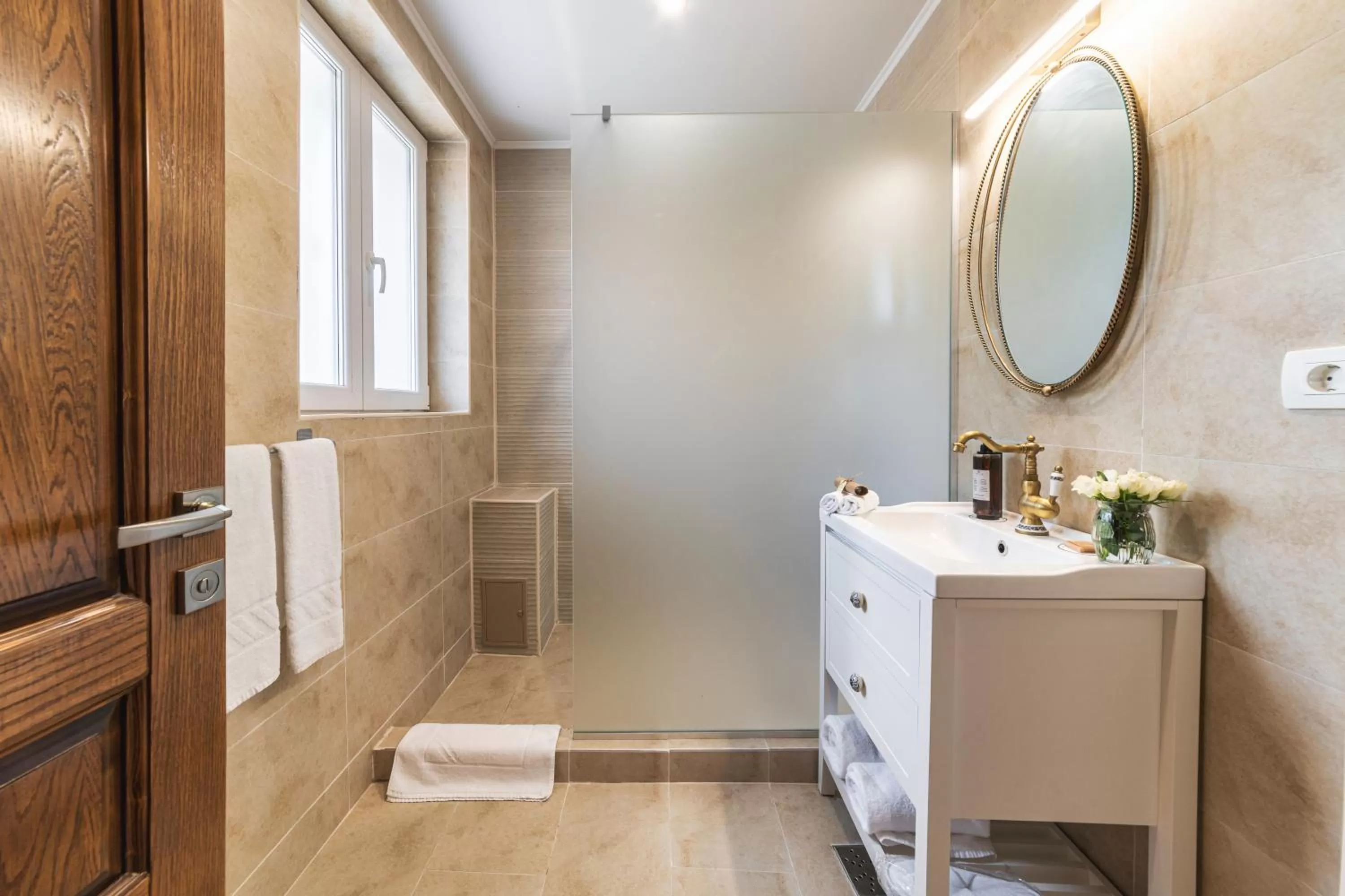 Bathroom in Nikolas Haus Central Location with Free Parking