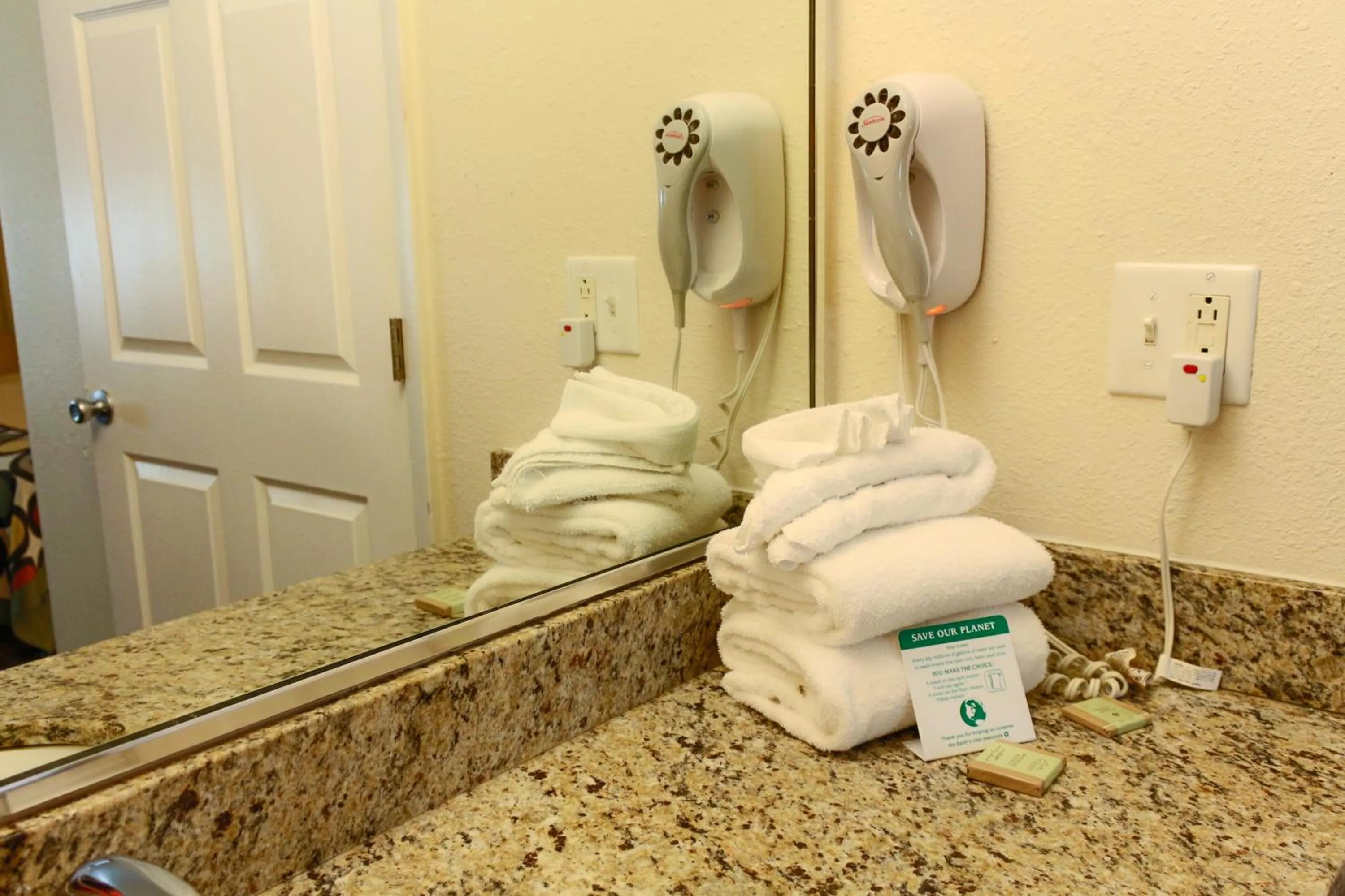 Bedroom in Orlando Inn International Drive Area