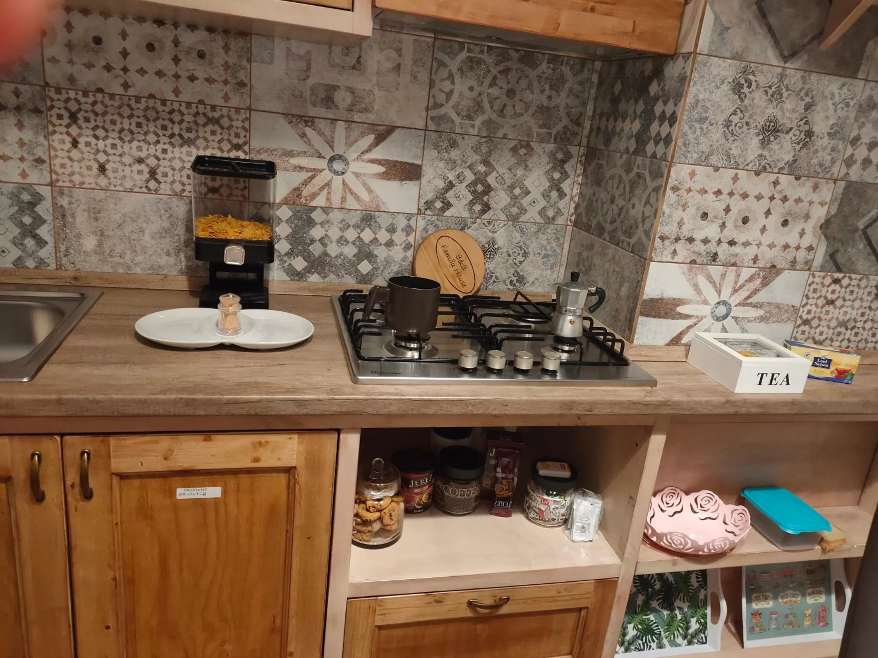 Coffee/tea facilities in Family House