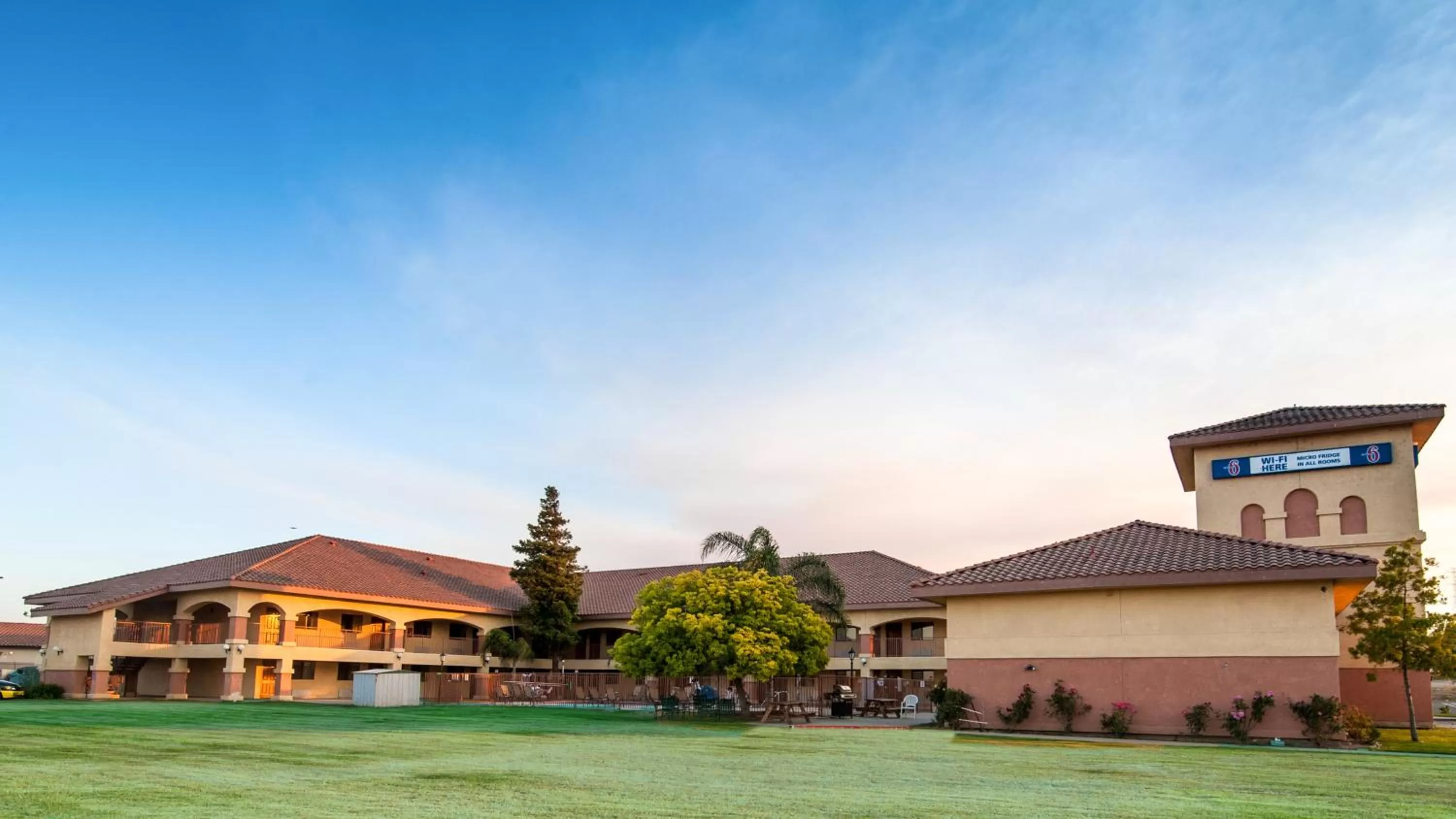 Property building in Motel 6-Santa Nella, CA - Los Banos