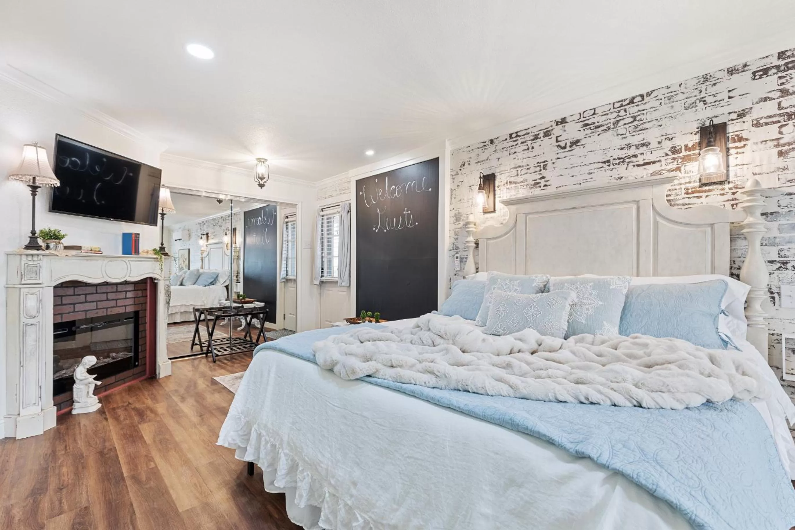 Bed in The Old Liberty Schoolhouse