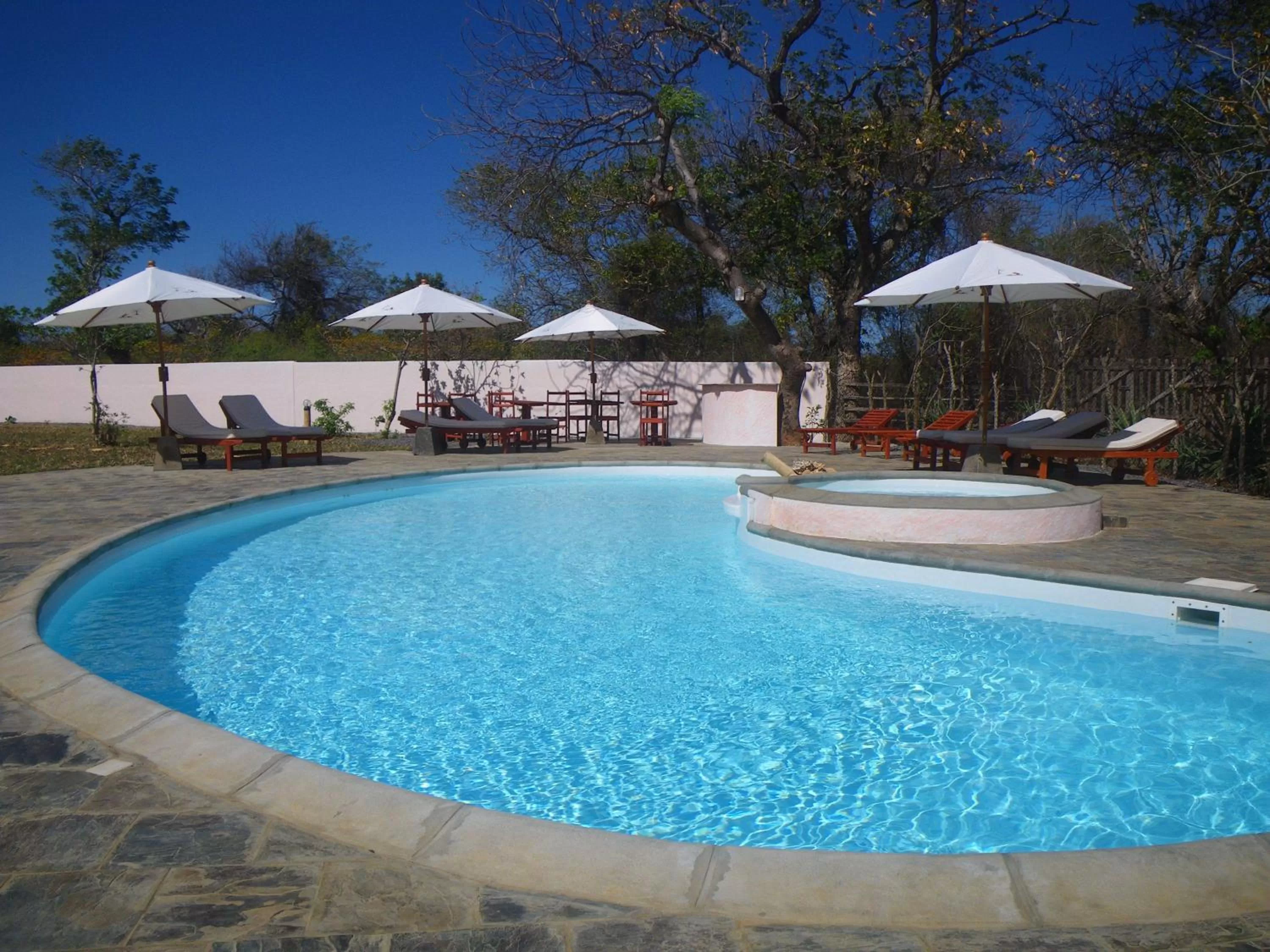 Swimming pool in Hotel Lakana Ramena