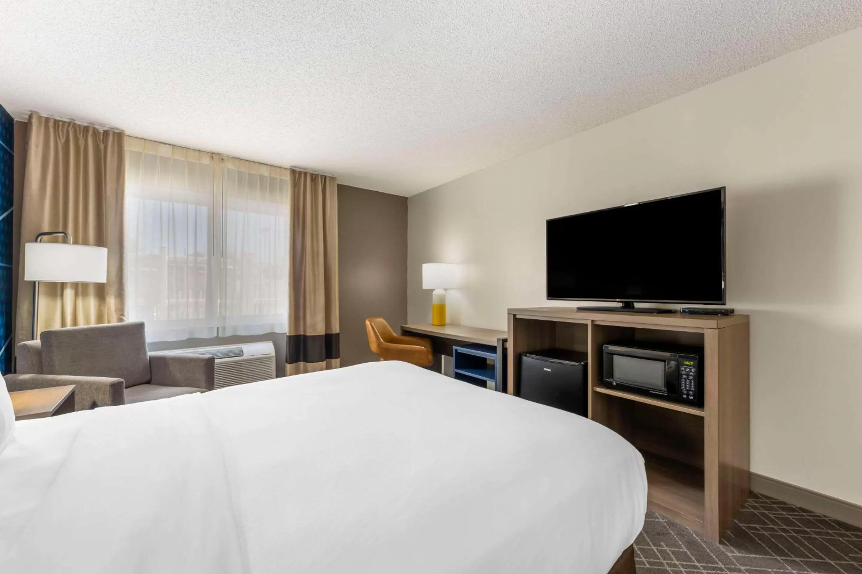 Bedroom, Bed in Comfort Inn Hastings